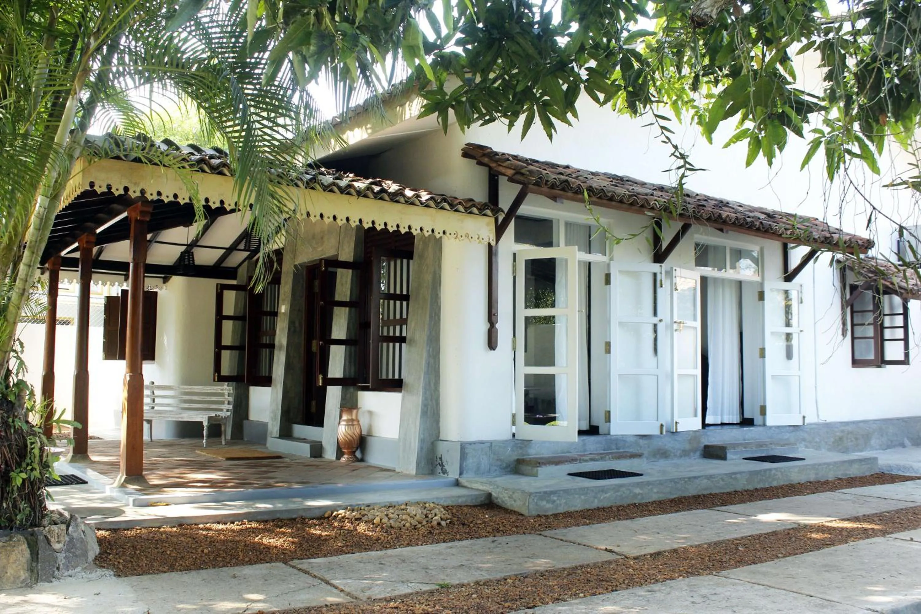 Facade/entrance in Bilin Tree House
