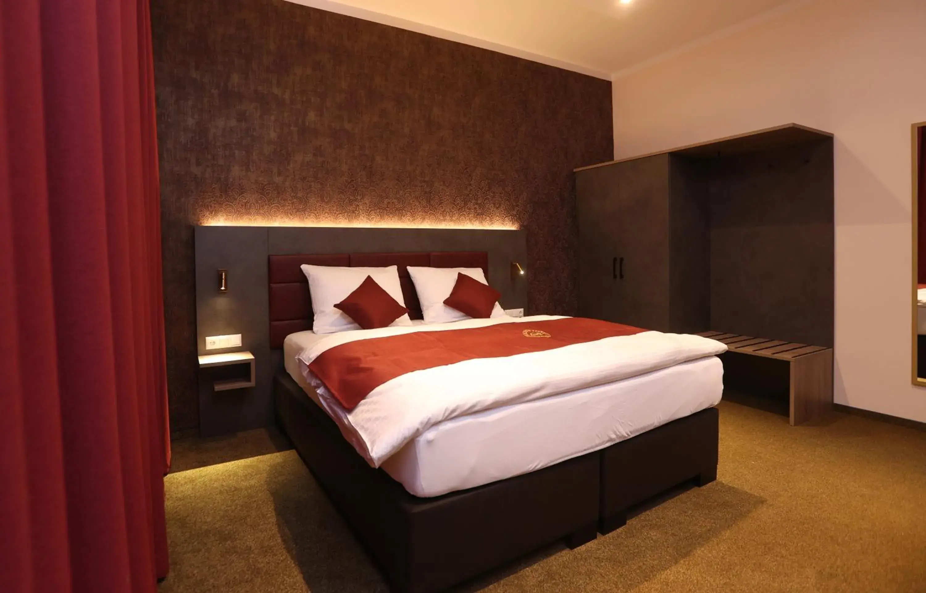 Double Room in Hotel Golden Pearl Magdeburg im Stadtzentrum Double Room in Hotel Golden Pearl Magdeburg im Stadtzentrum