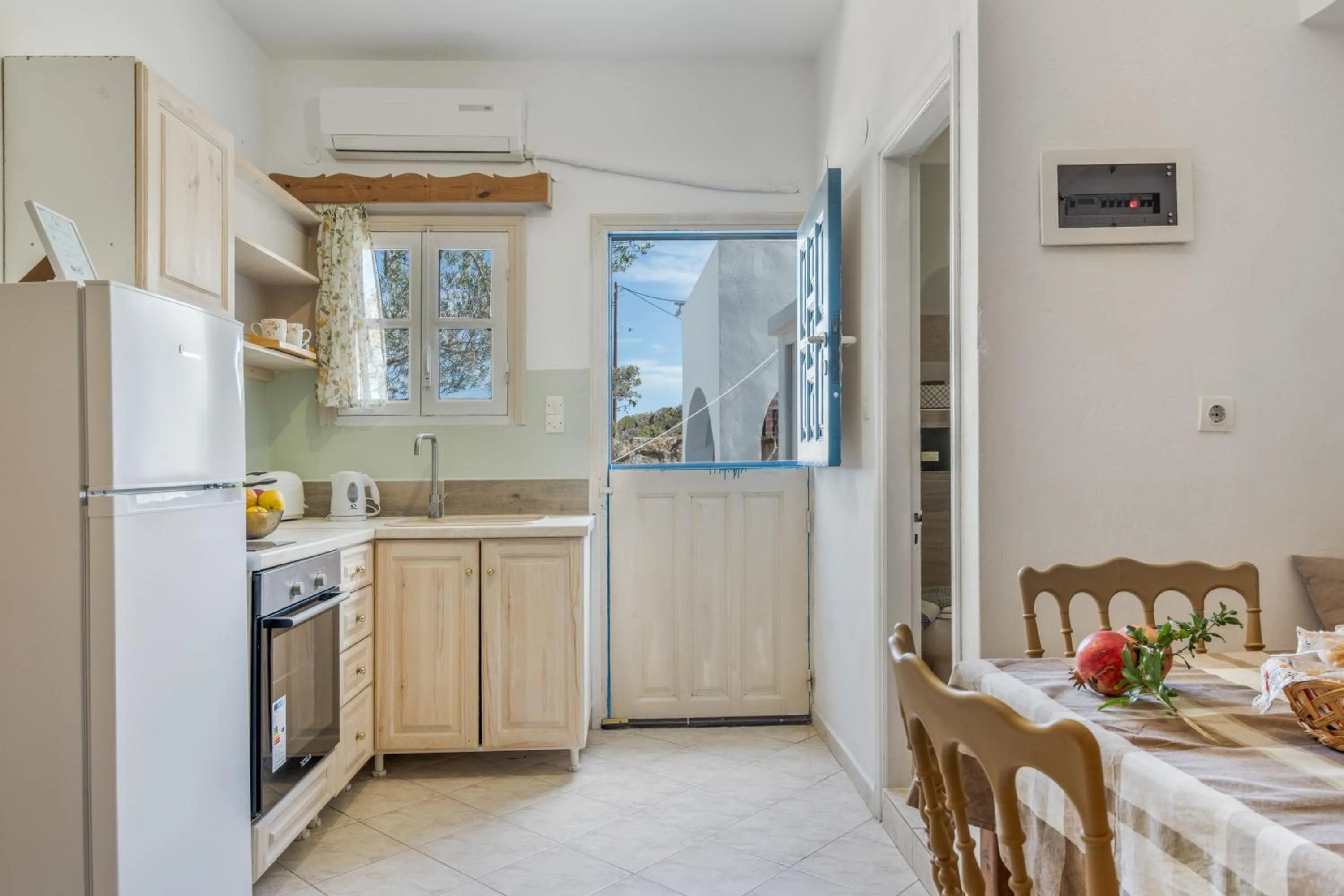 Kitchen or kitchenette in Hotel Glaros Karpathos
