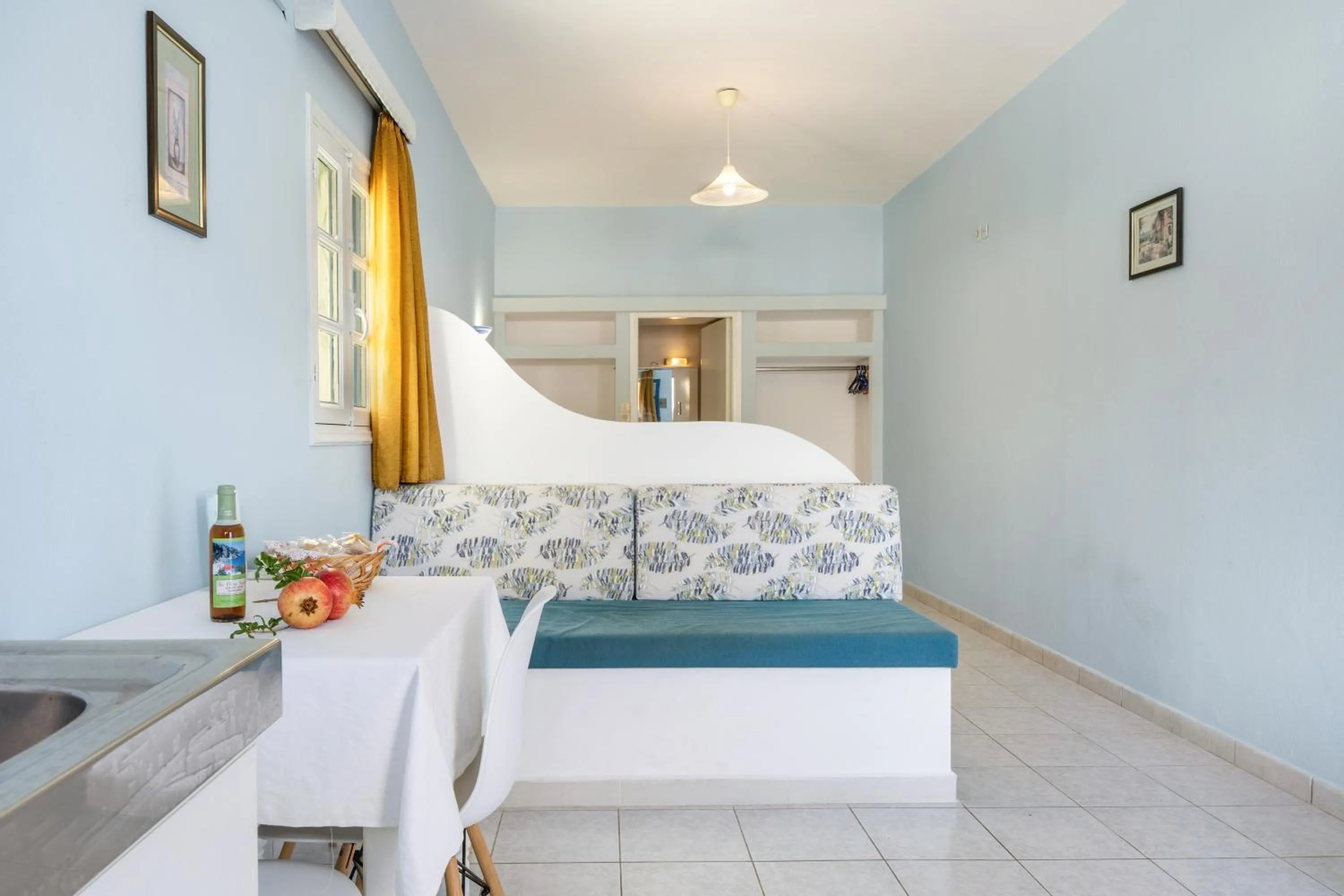 Property building, Bed in Hotel Glaros Karpathos