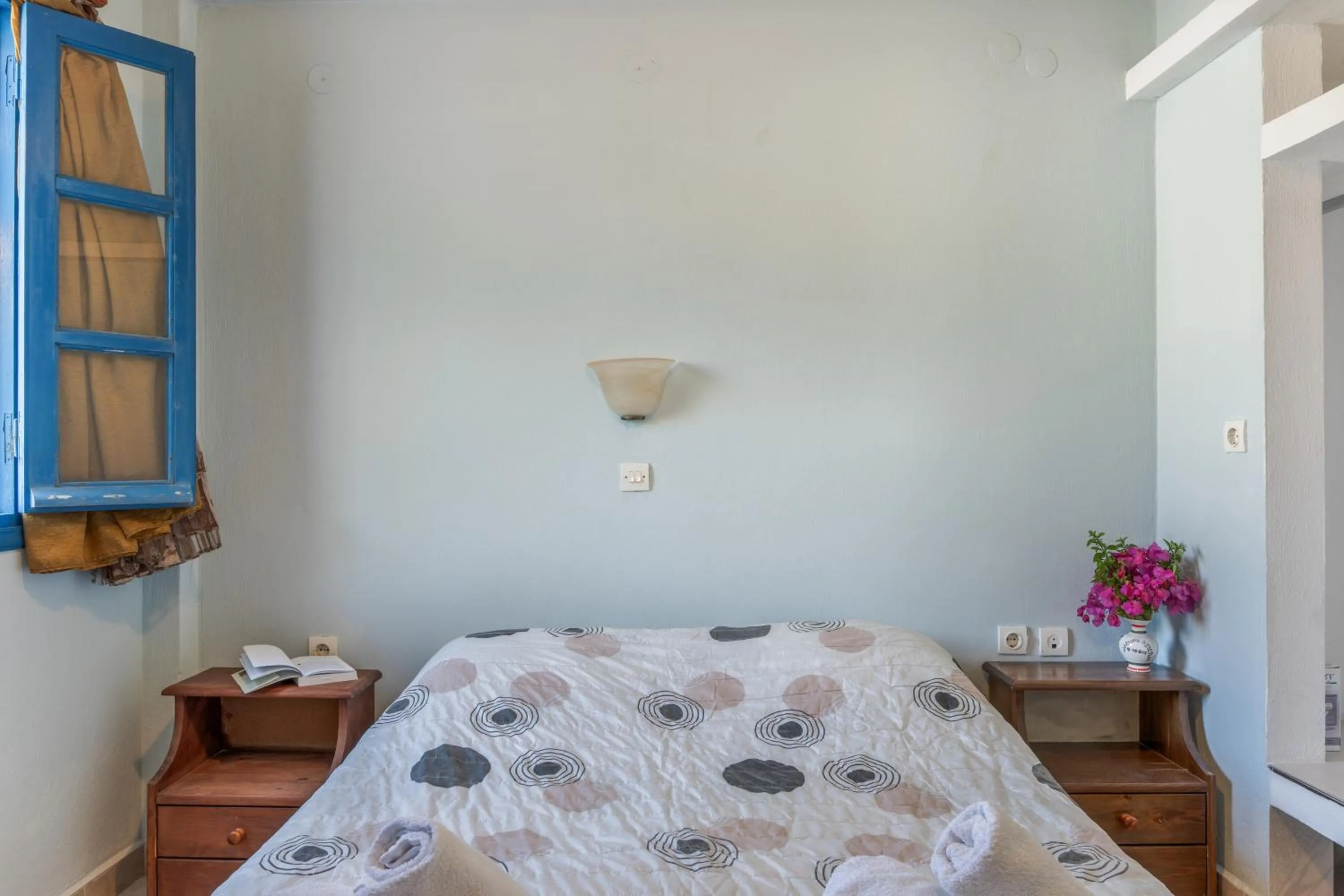 Living room, Bed in Hotel Glaros Karpathos