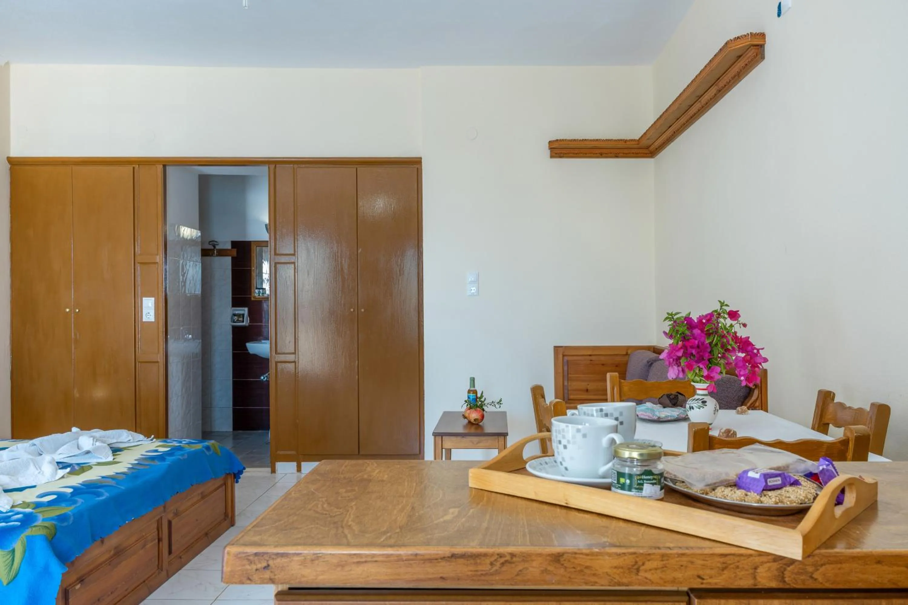 Property building, Bed in Hotel Glaros Karpathos