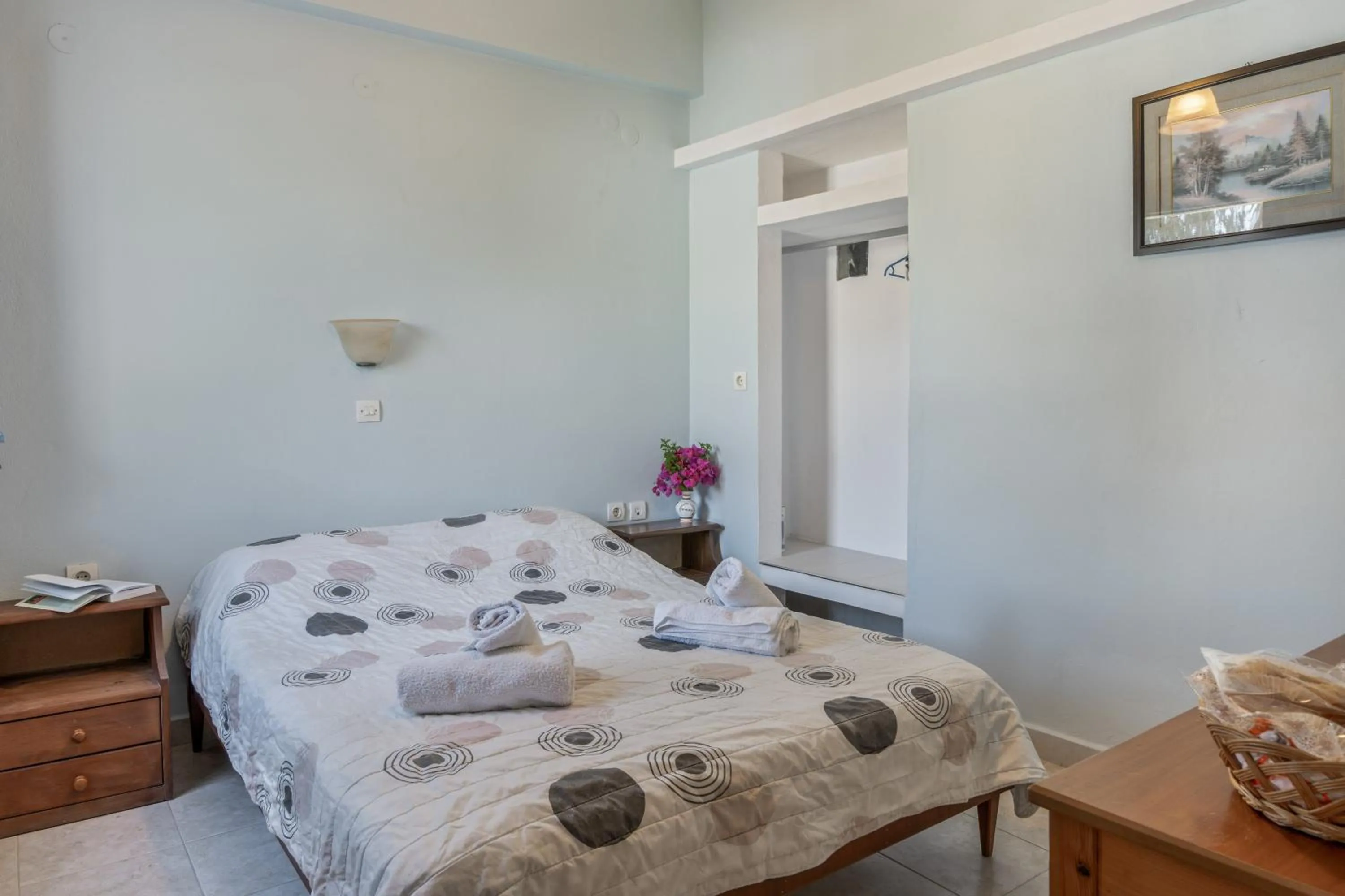 Living room, Bed in Hotel Glaros Karpathos
