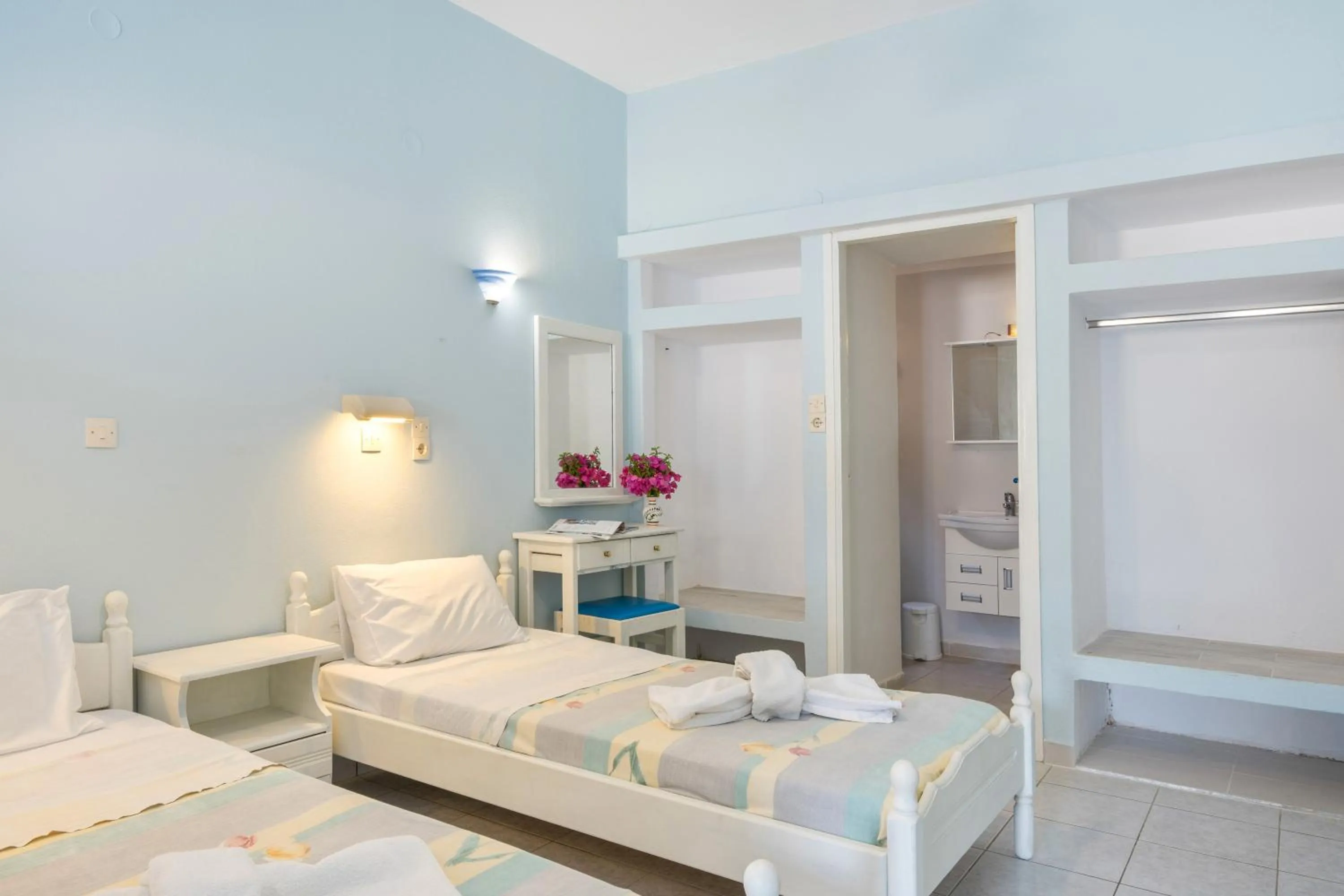 Property building, Bed in Hotel Glaros Karpathos