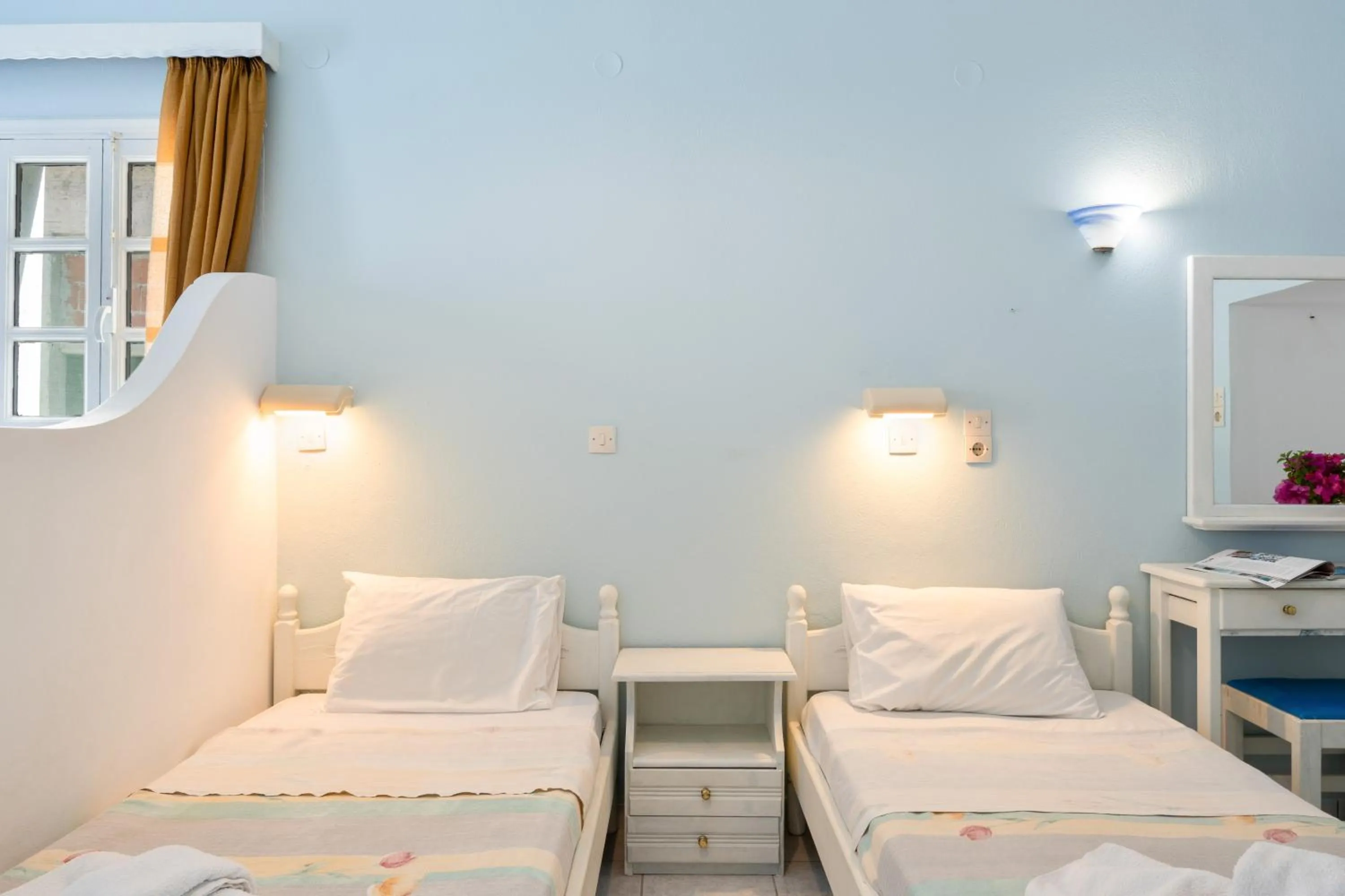 Property building, Bed in Hotel Glaros Karpathos