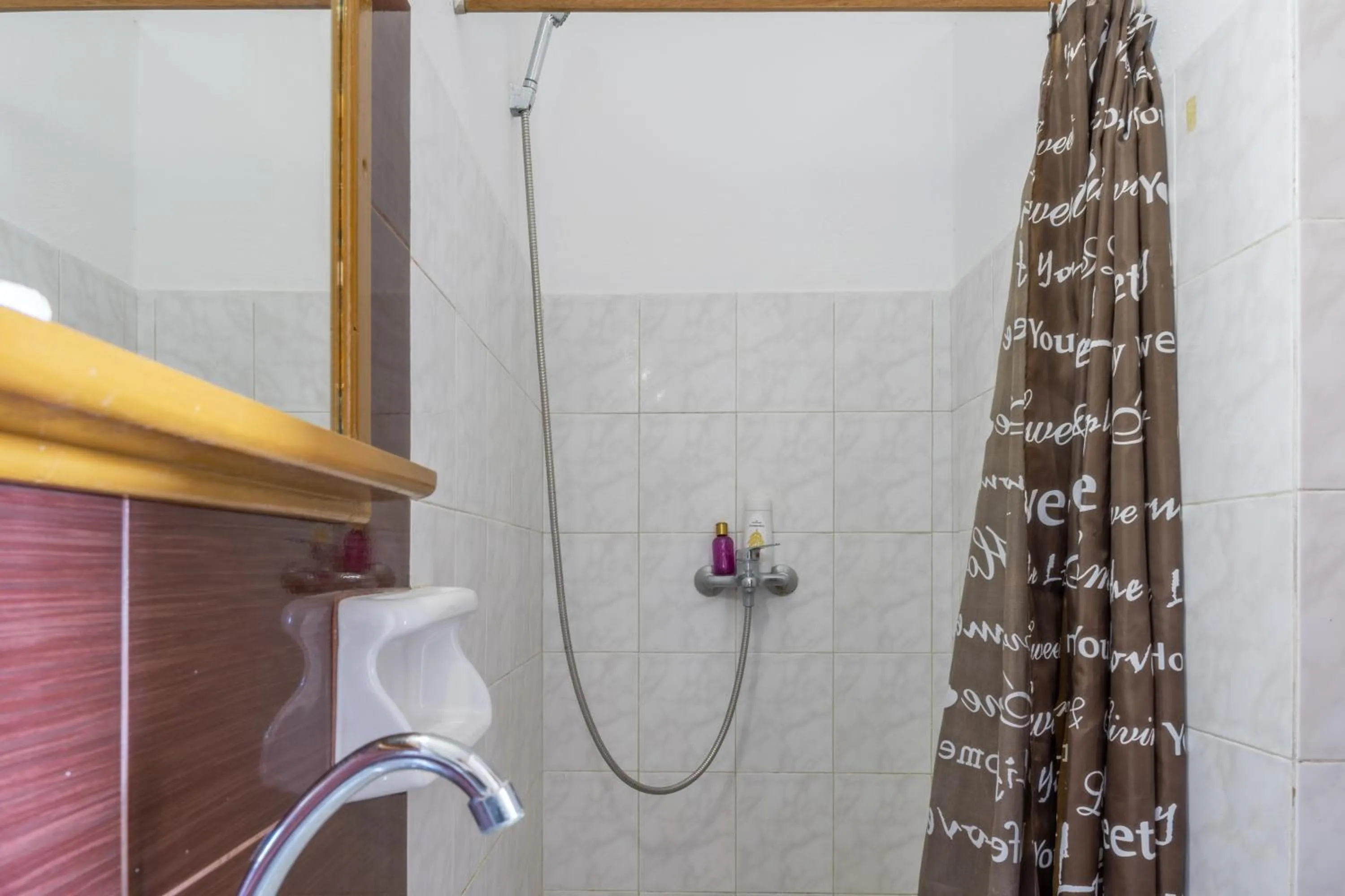 Bathroom in Hotel Glaros Karpathos