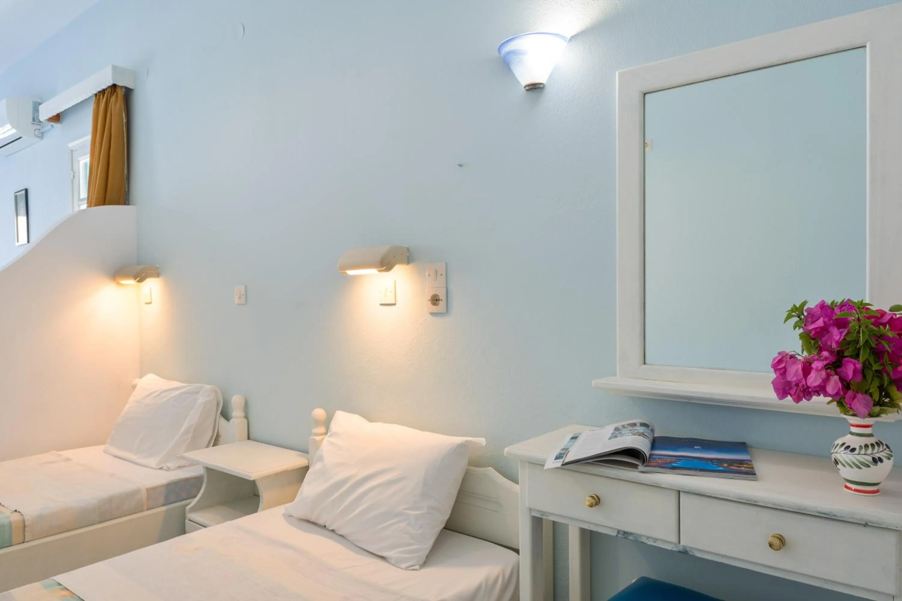 Property building, Bed in Hotel Glaros Karpathos