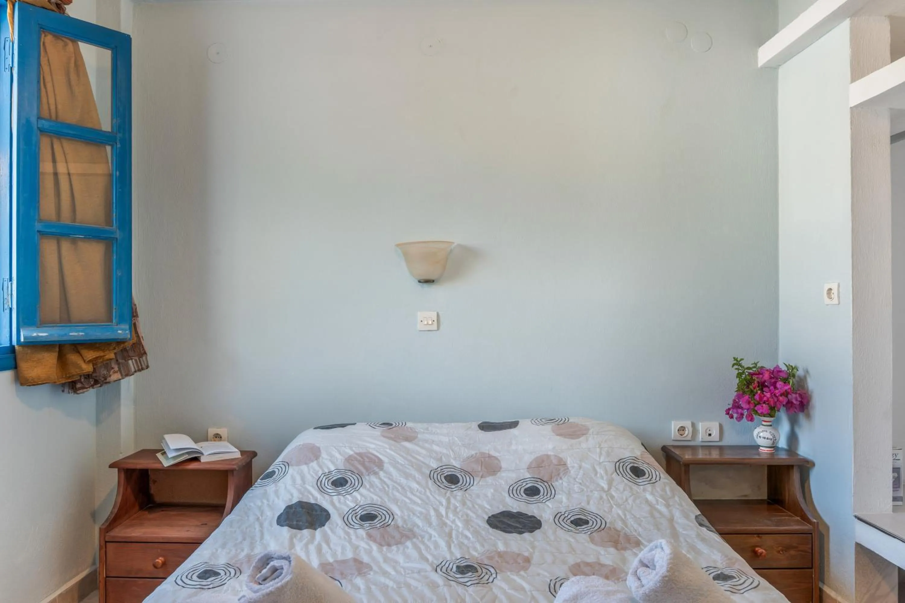 Living room, Bed in Hotel Glaros Karpathos