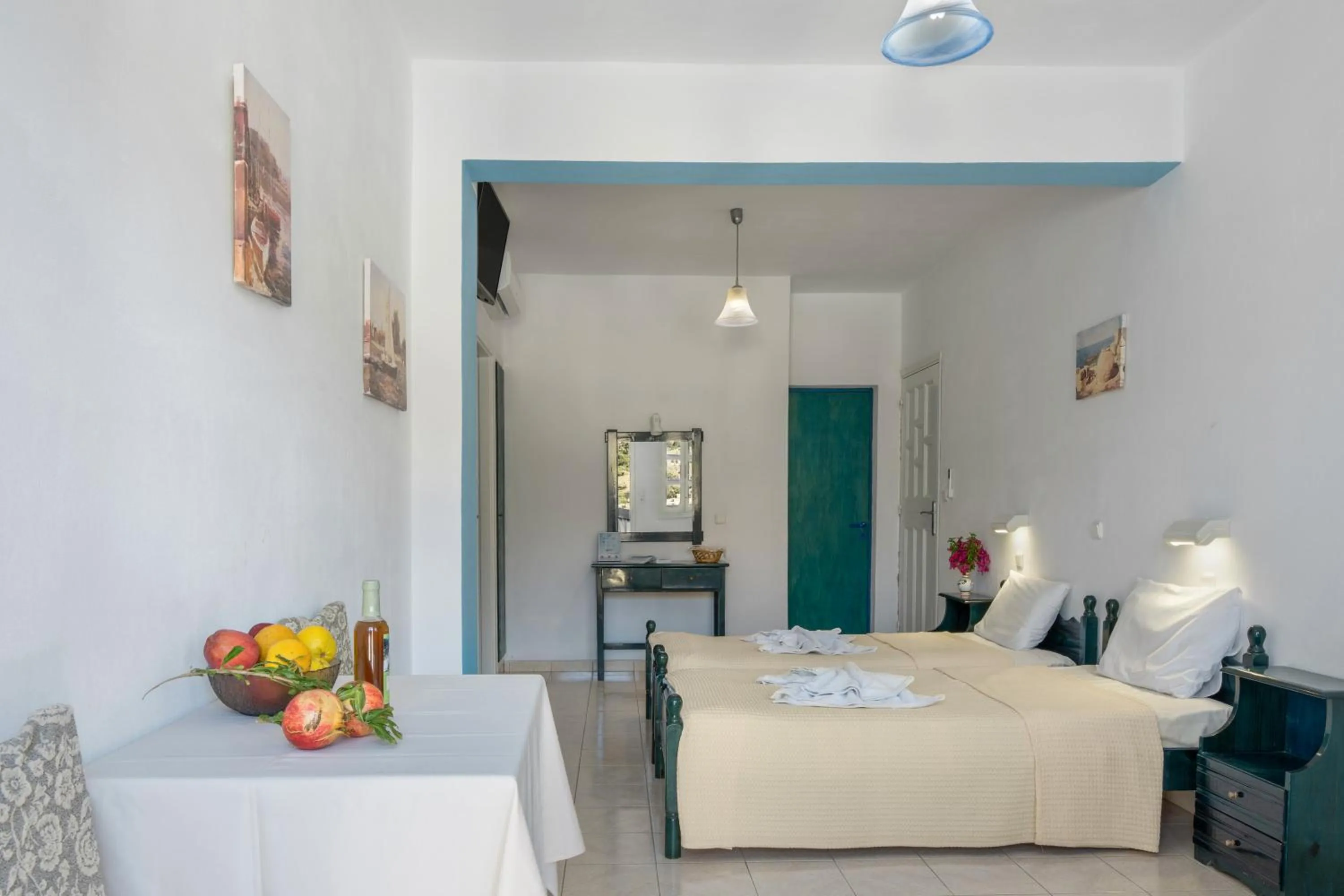 Property building, Bed in Hotel Glaros Karpathos