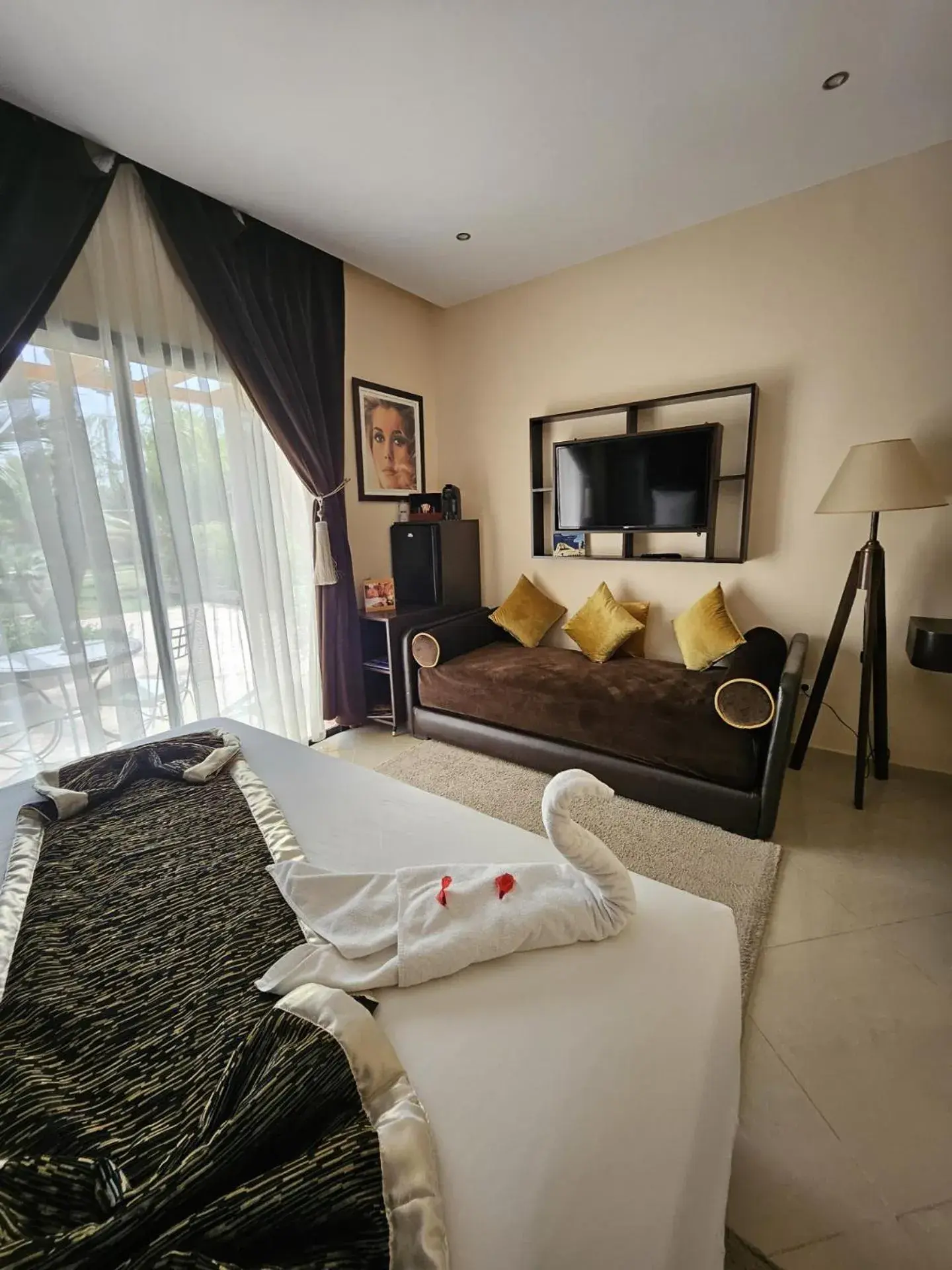 Double Room Catherine Deneuve in Eden Lodges & SPA-Boutique Hôtel de Luxe Double Room Catherine Deneuve in Eden Lodges & SPA-Boutique Hôtel de Luxe