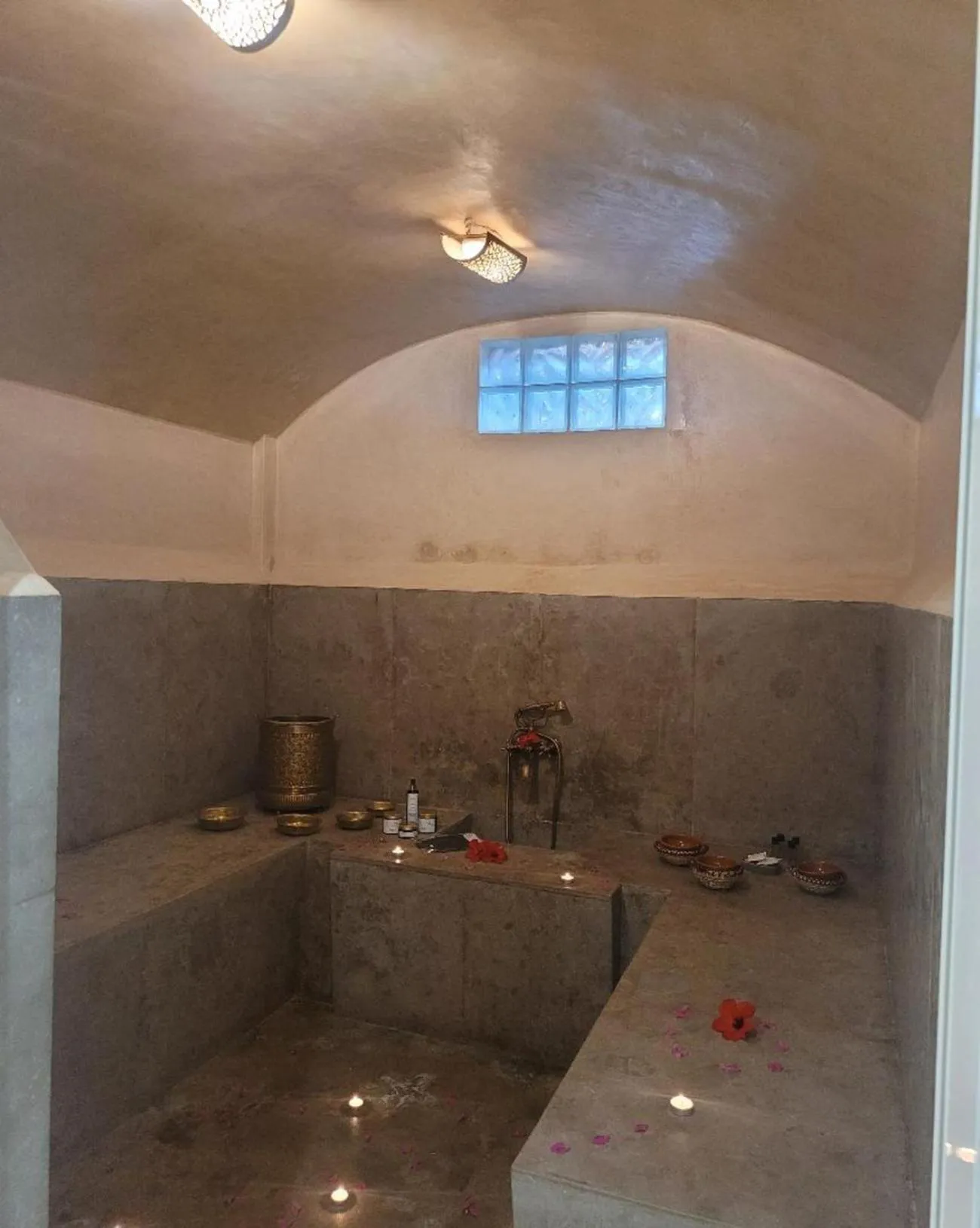 Steam room in Eden Lodges & SPA-Boutique Hôtel de Luxe