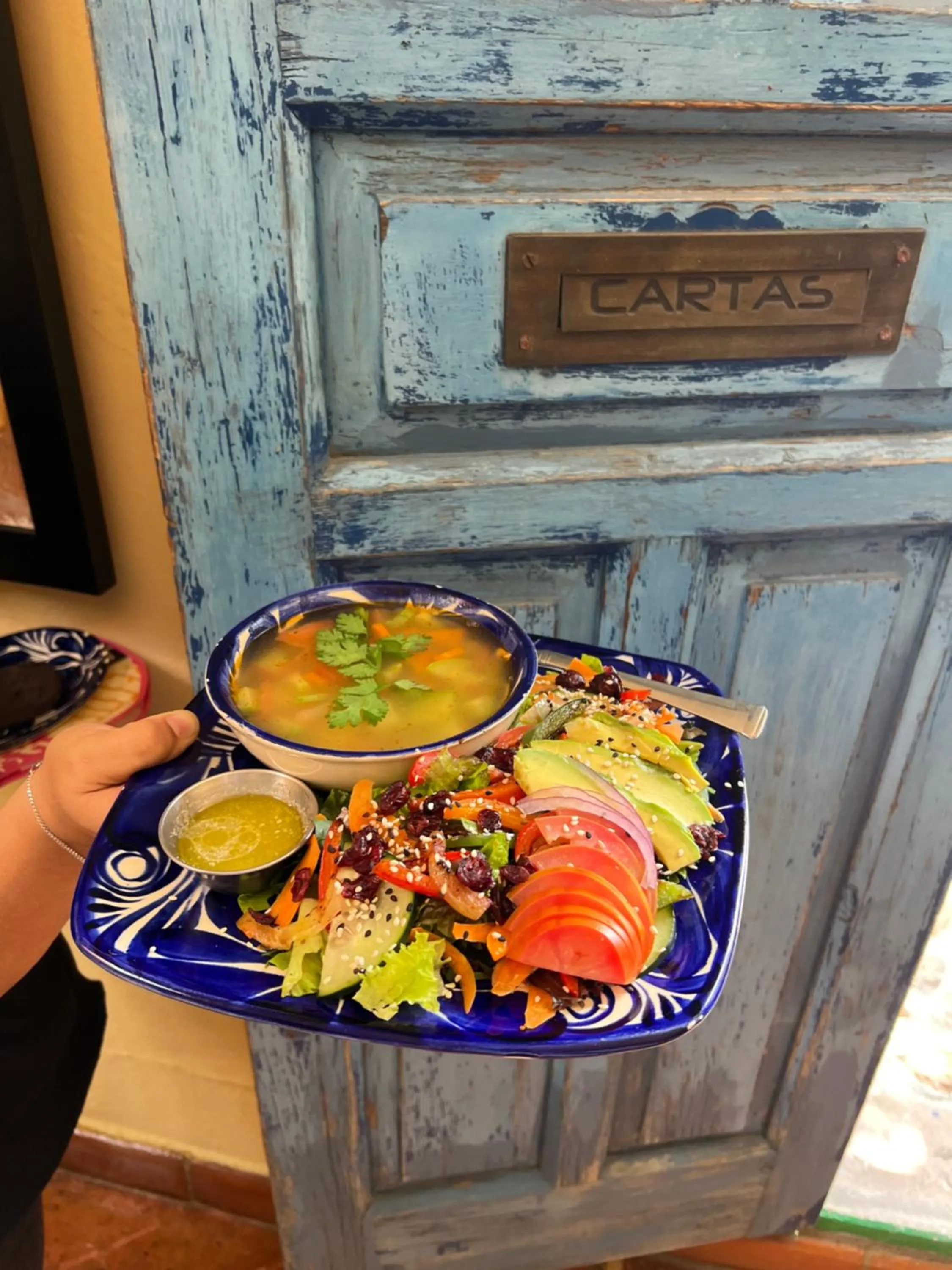 Restaurant/places to eat in Casa Contenta