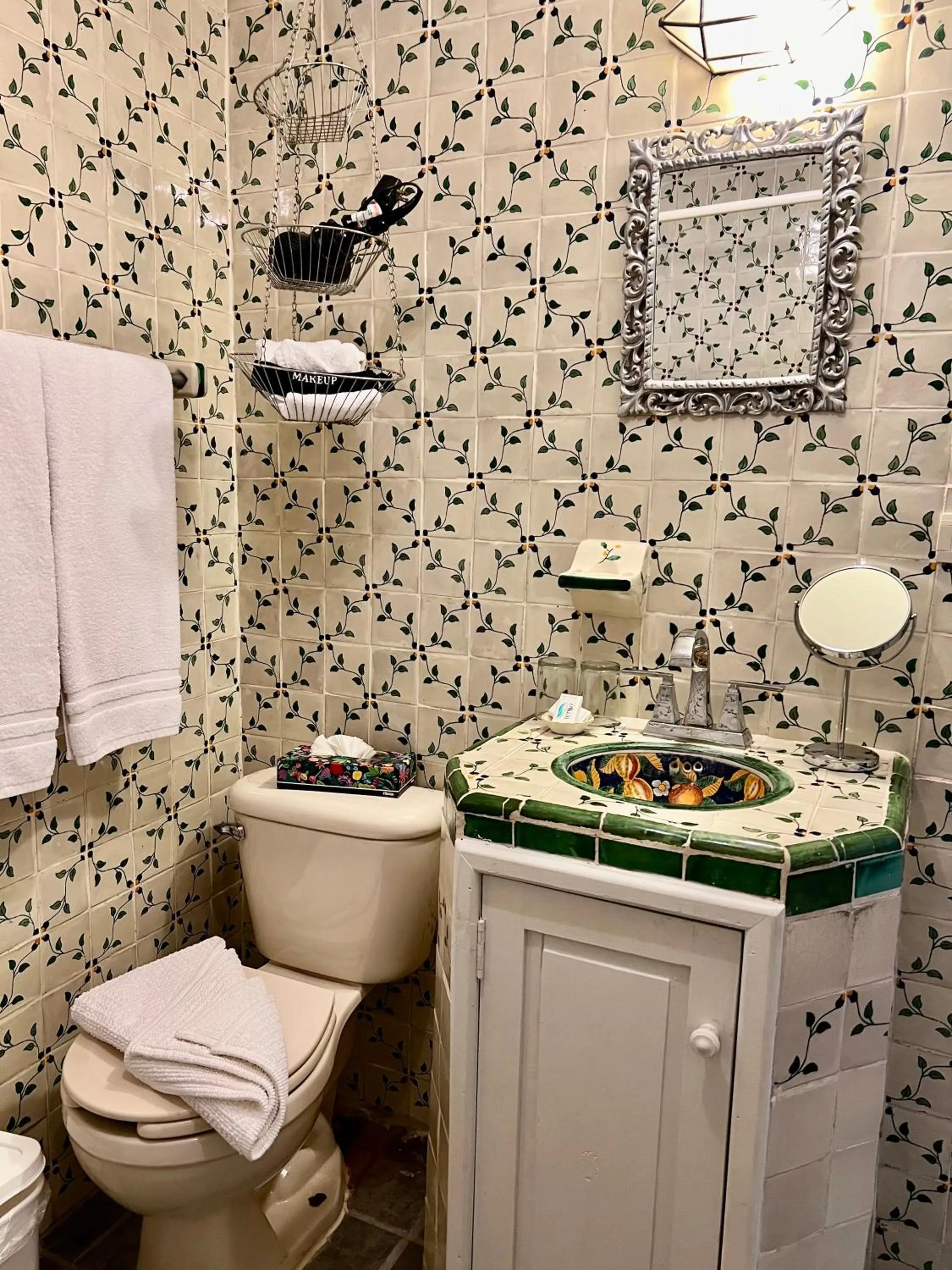 Toilet, Bathroom in Casa Contenta