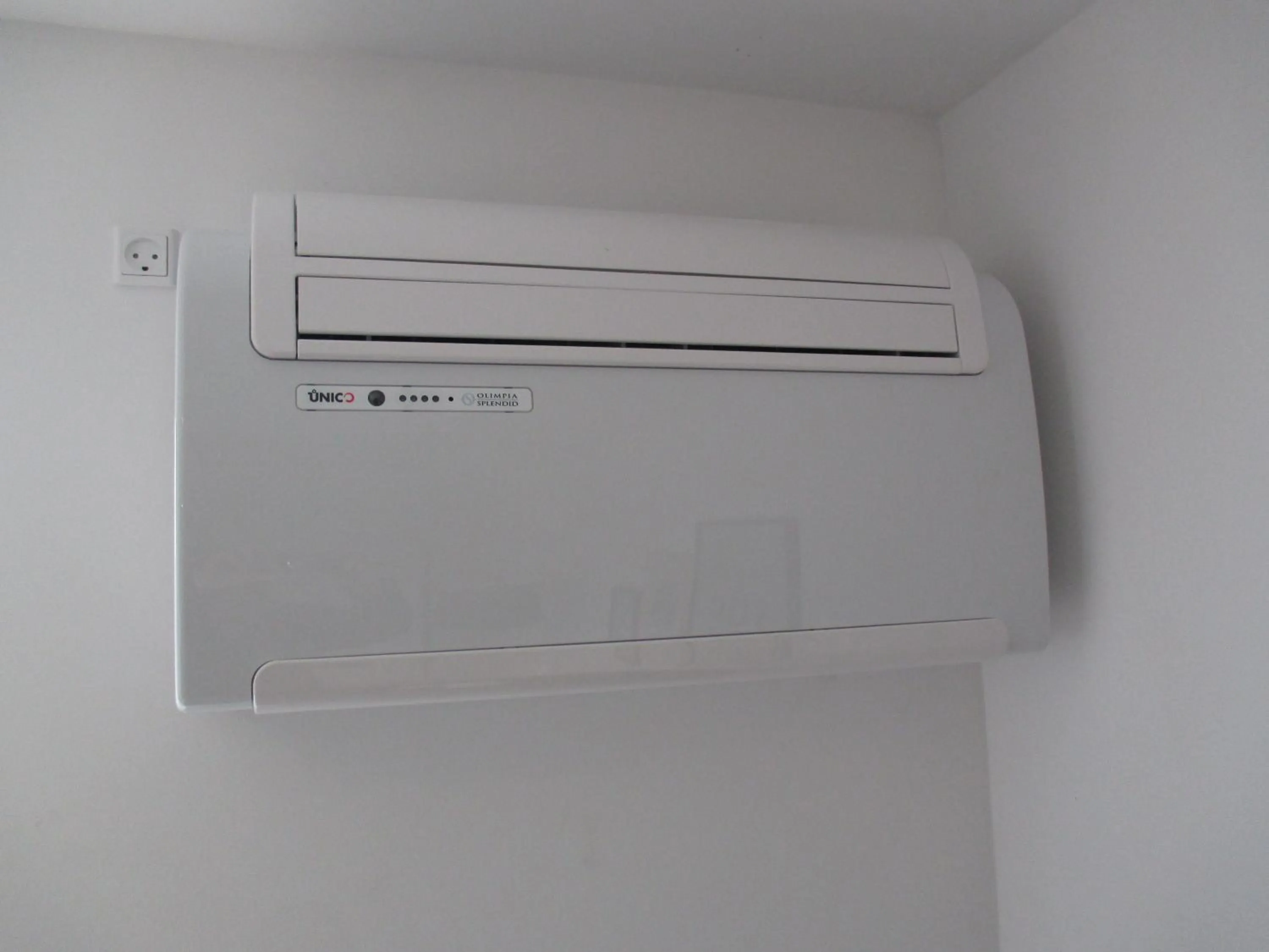 Area and facilities in White House Hotel Apartments