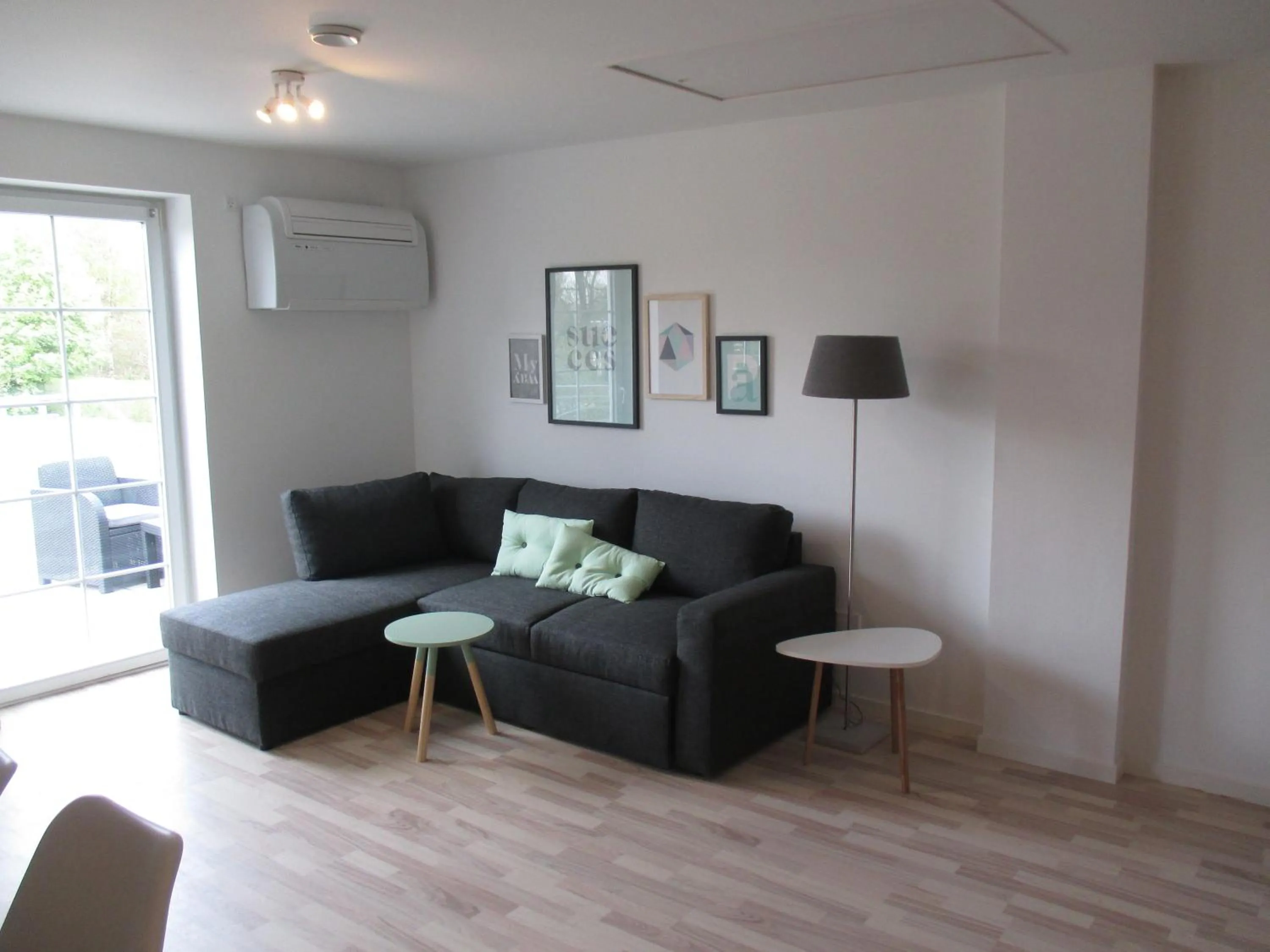 Living room in White House Hotel Apartments