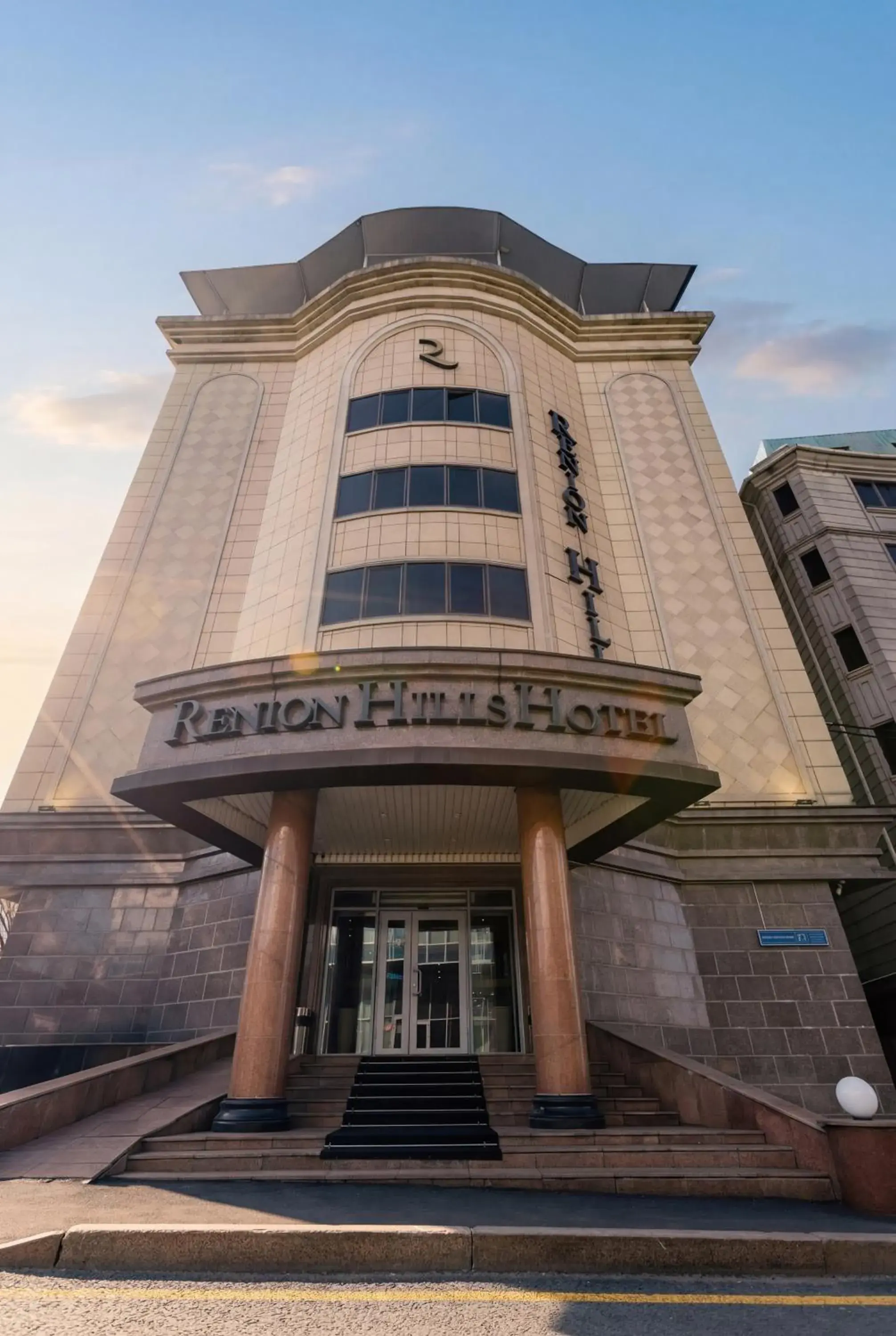 Property building in Renion Hills Hotel Property building in Renion Hills Hotel