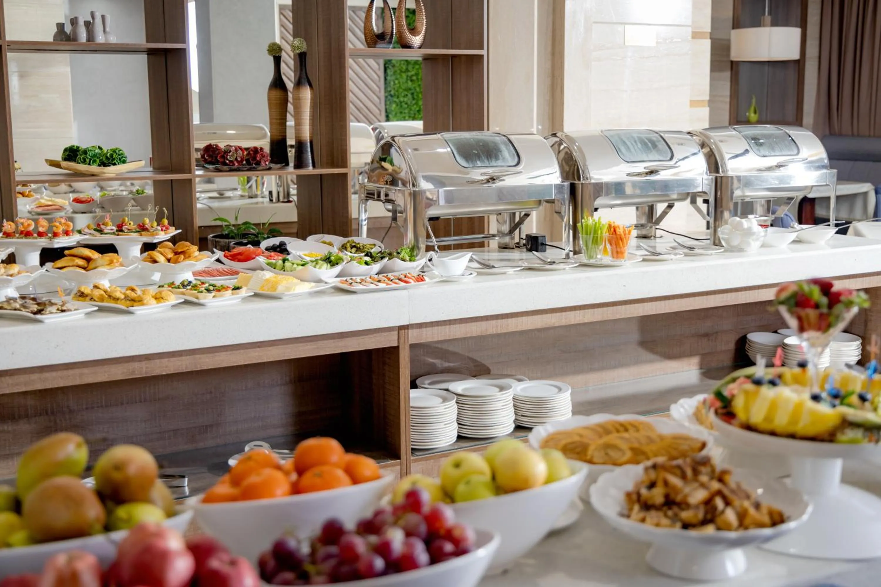 Food and drinks in Renion Hills Hotel