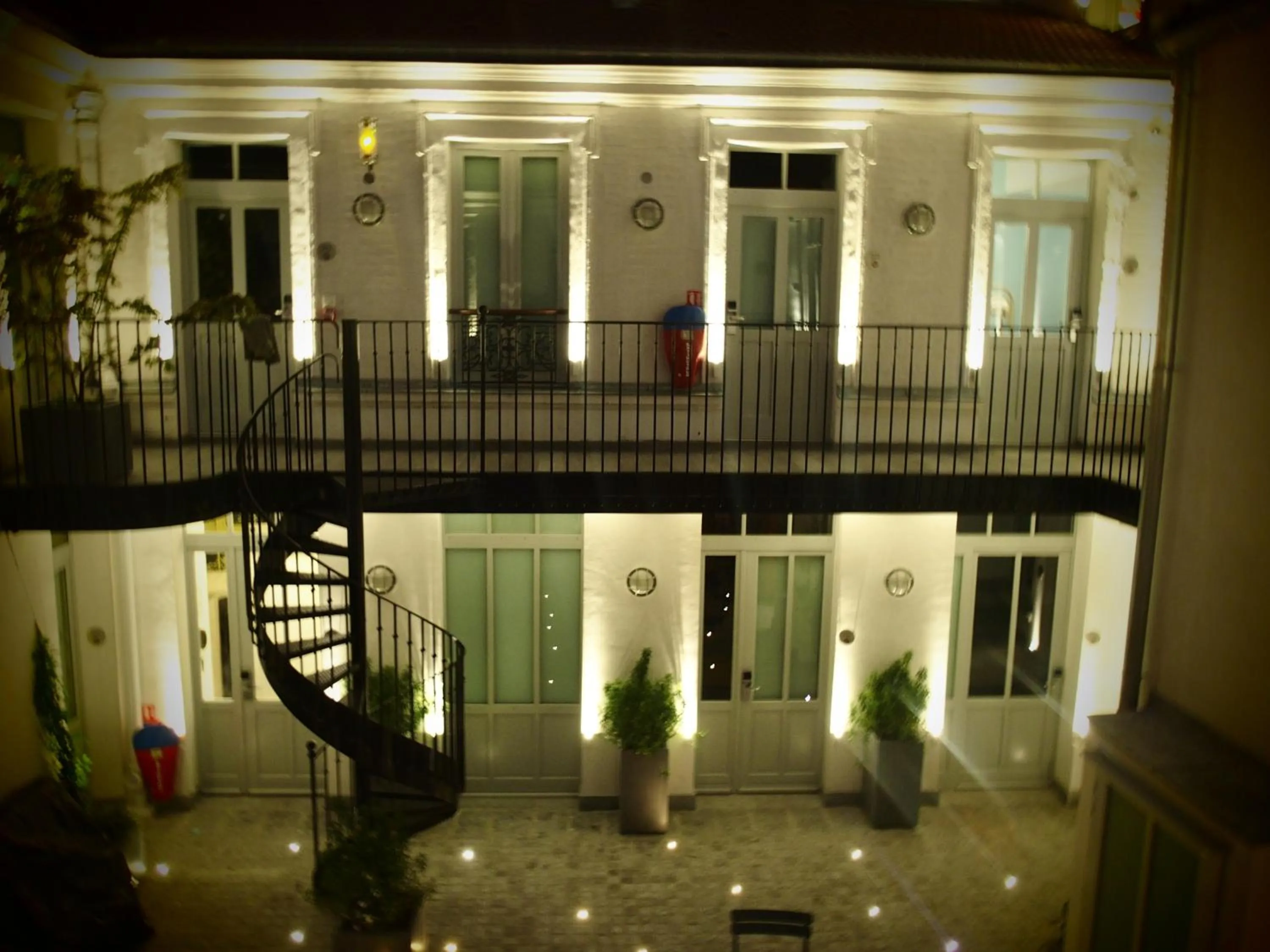 Property building in The 3 Ducks Eiffel Tower by Hiphophostels