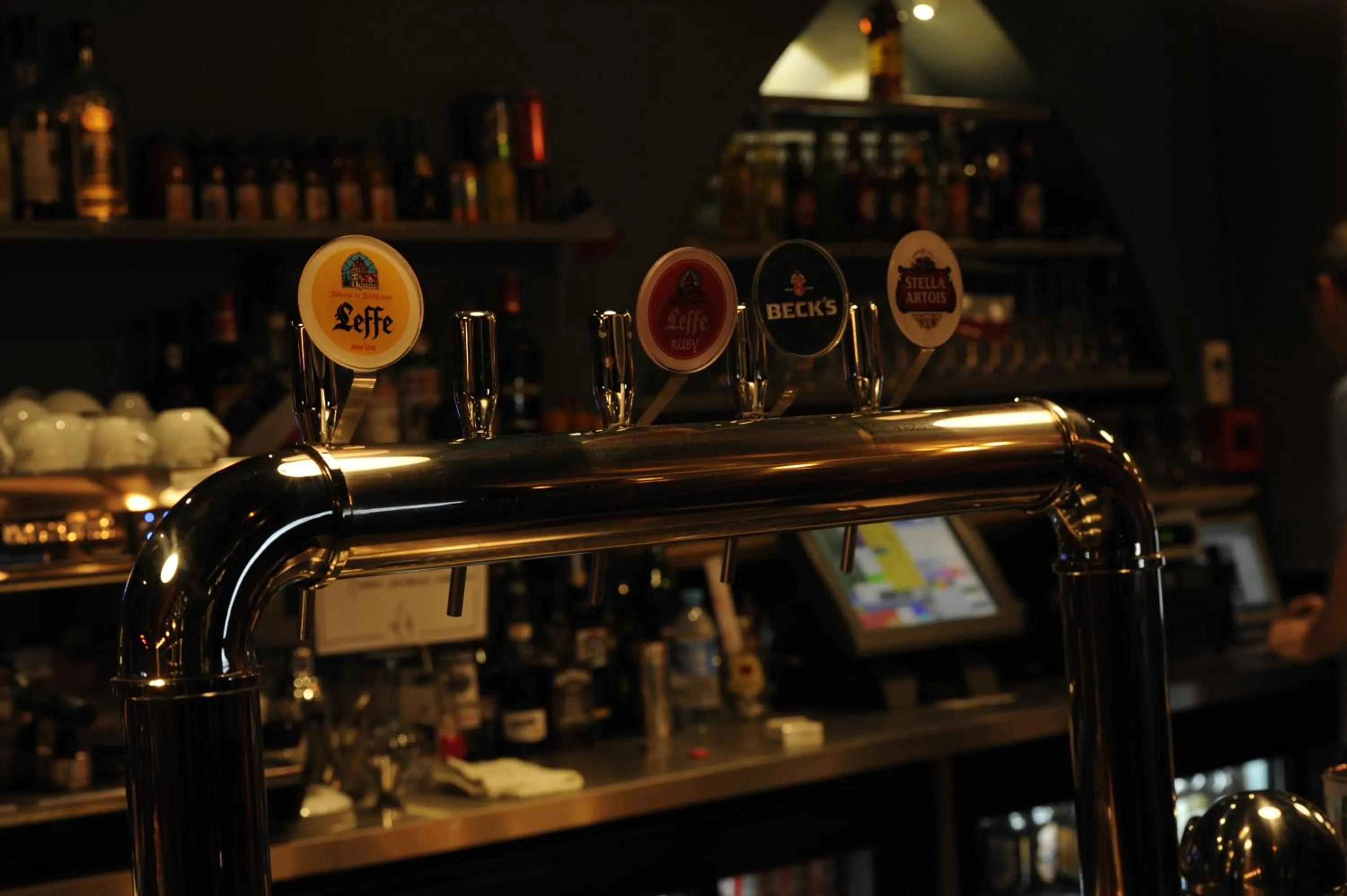 Restaurant/places to eat in The 3 Ducks Eiffel Tower by Hiphophostels