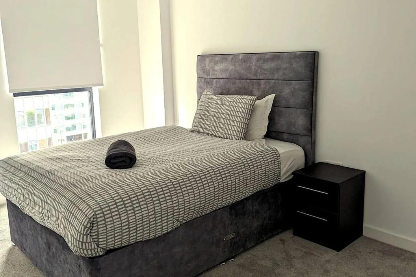 Sleeps 4 Central Ensuite - Parking & CityView