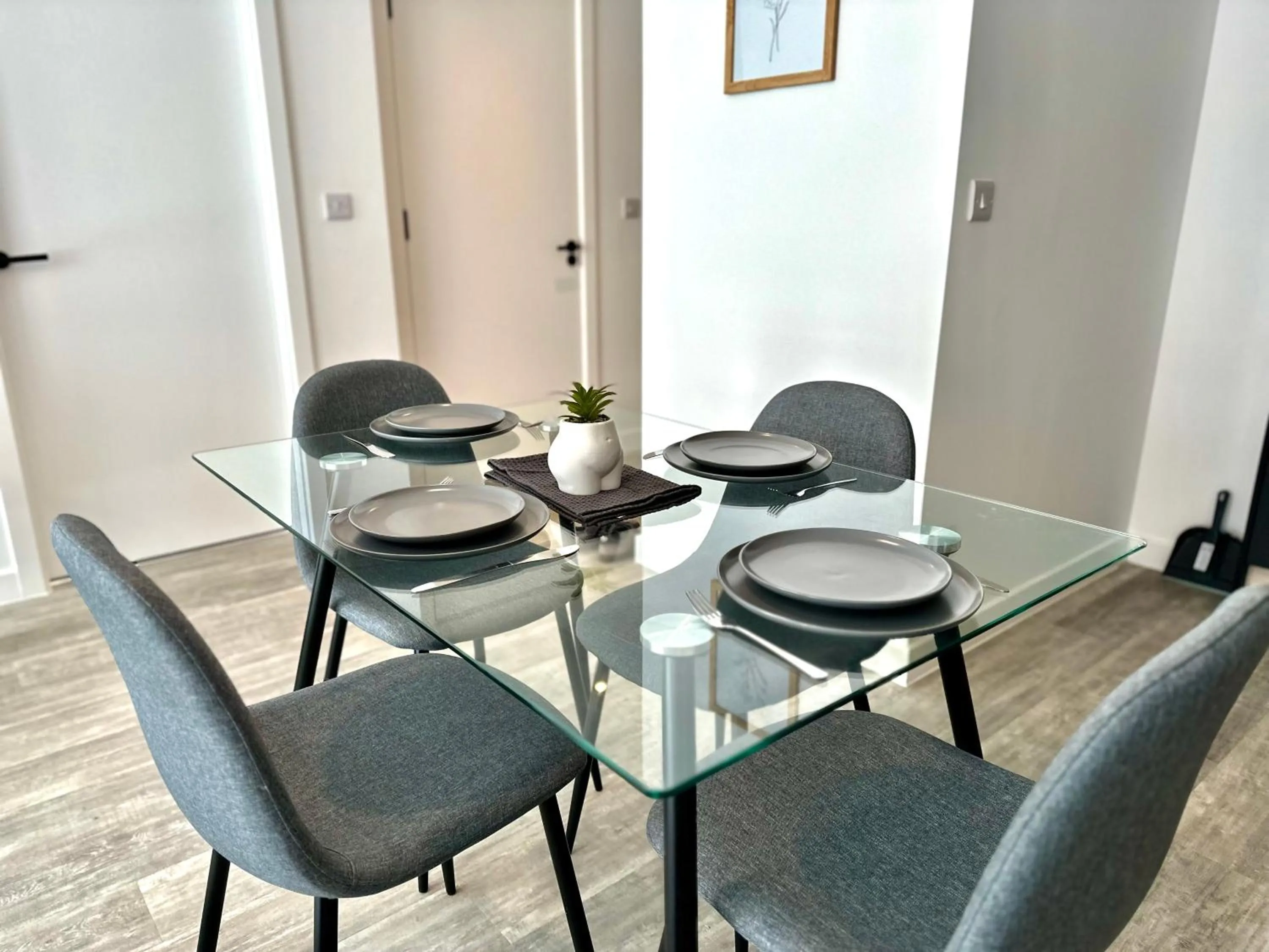 Sleeps 4 Central Ensuite - Parking & CityView