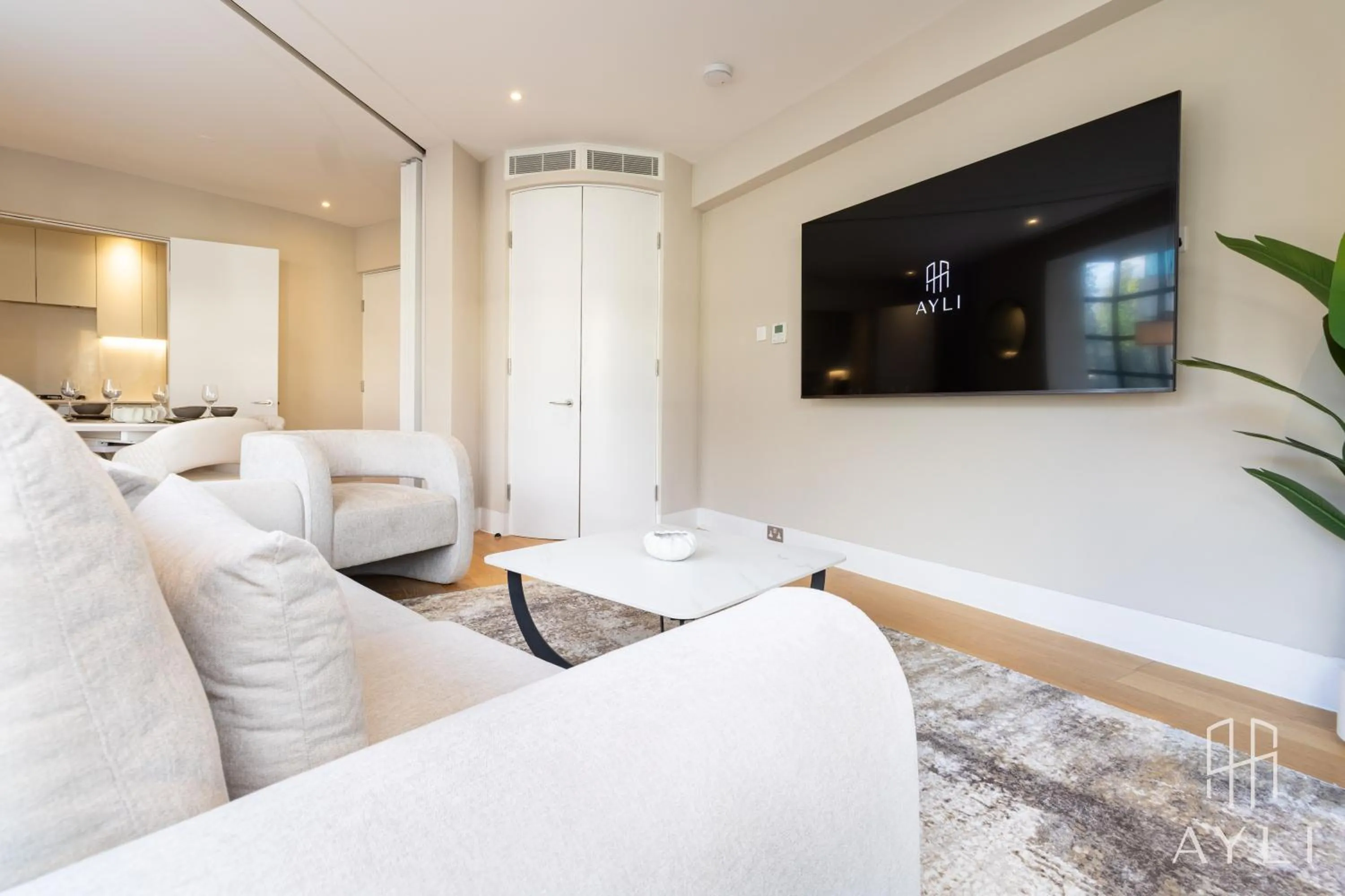 Communal lounge/ TV room in AYLI - As You Like It