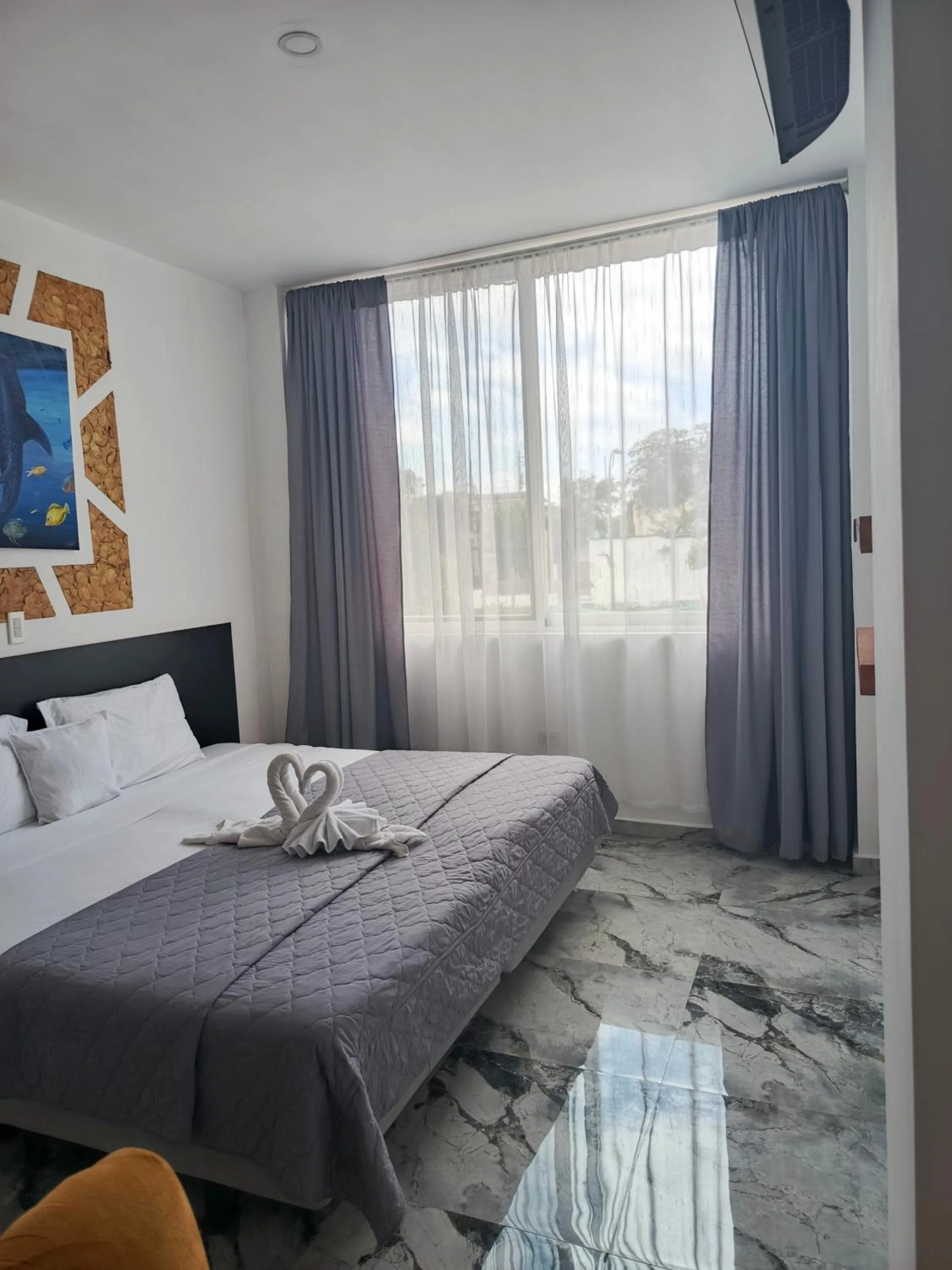 Photo of the whole room, Bed in Patty House Galapagos