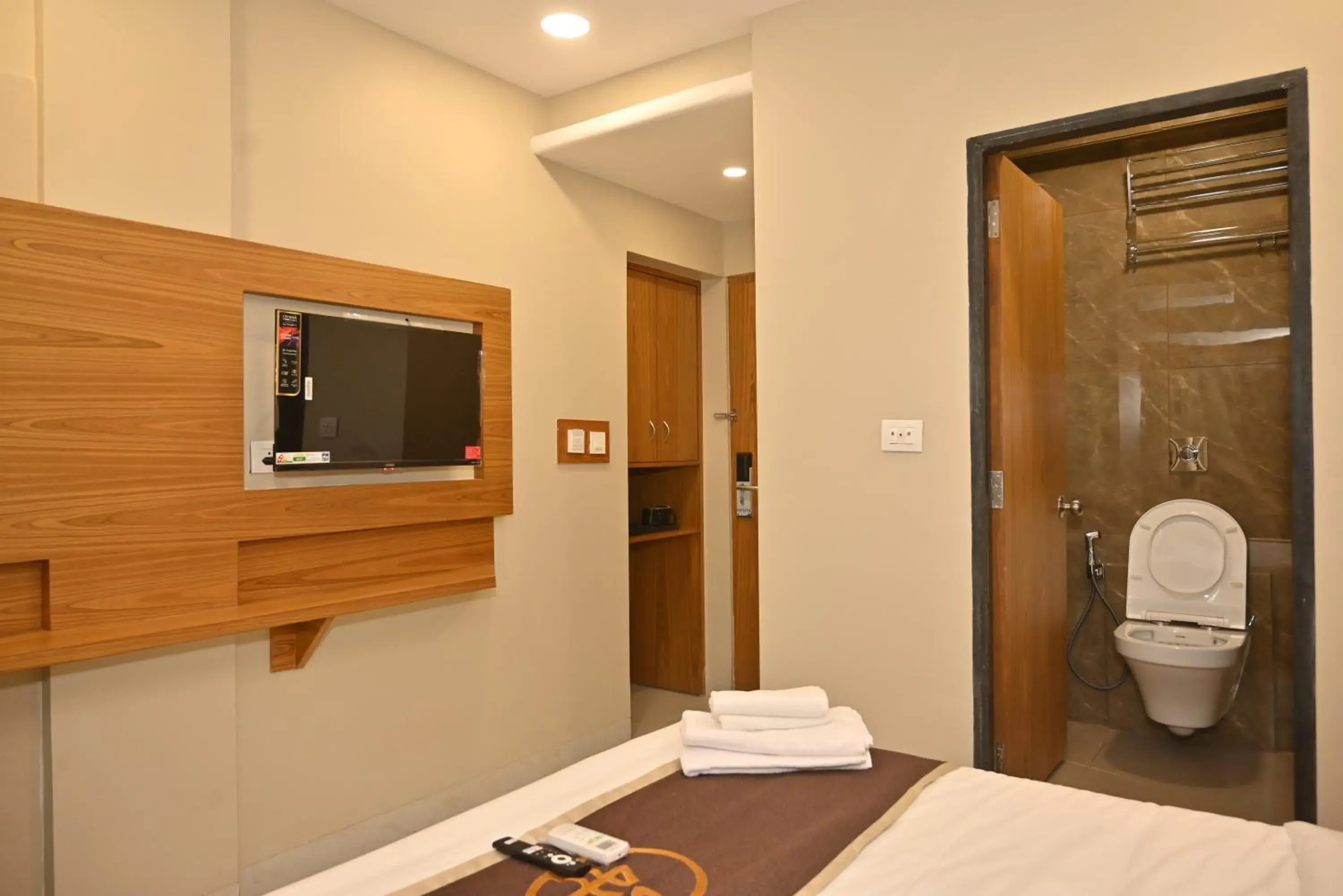 Budget Double Room - single occupancy in Galaxy Stays BKC Budget Double Room - single occupancy in Galaxy Stays BKC