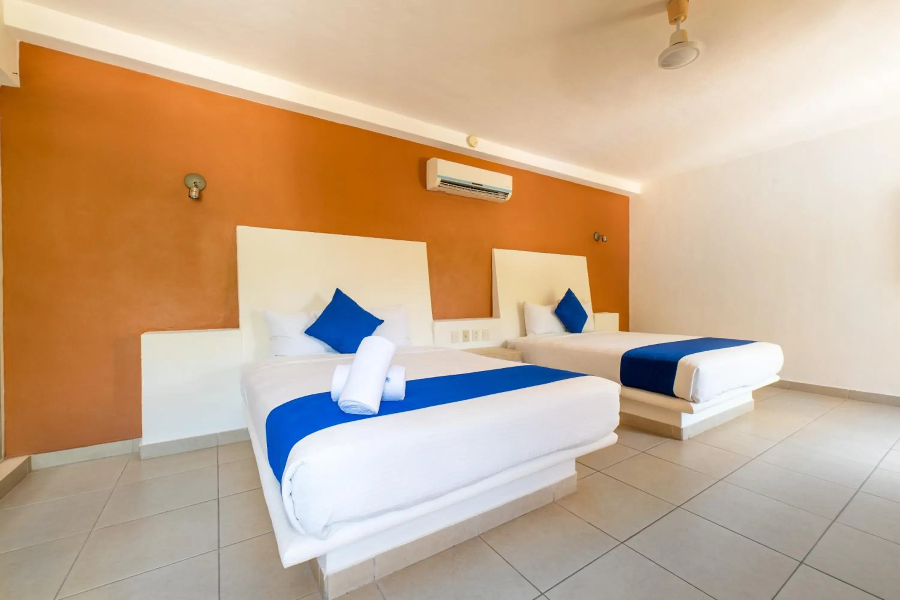 Queen Room with Two Queen Beds in Hotel Ixzi Plus Queen Room with Two Queen Beds in Hotel Ixzi Plus