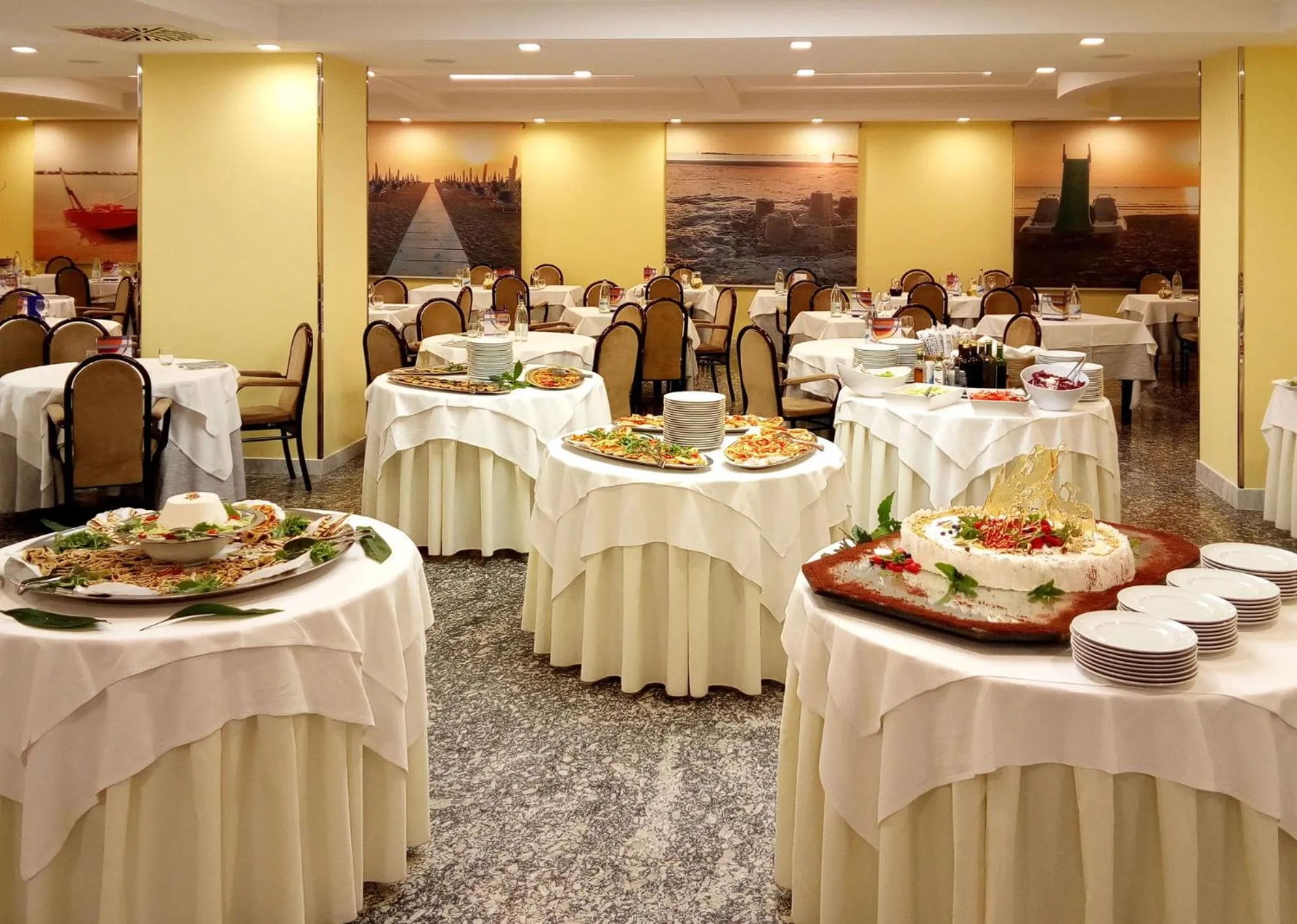 Dining area in Hotel Vittoria