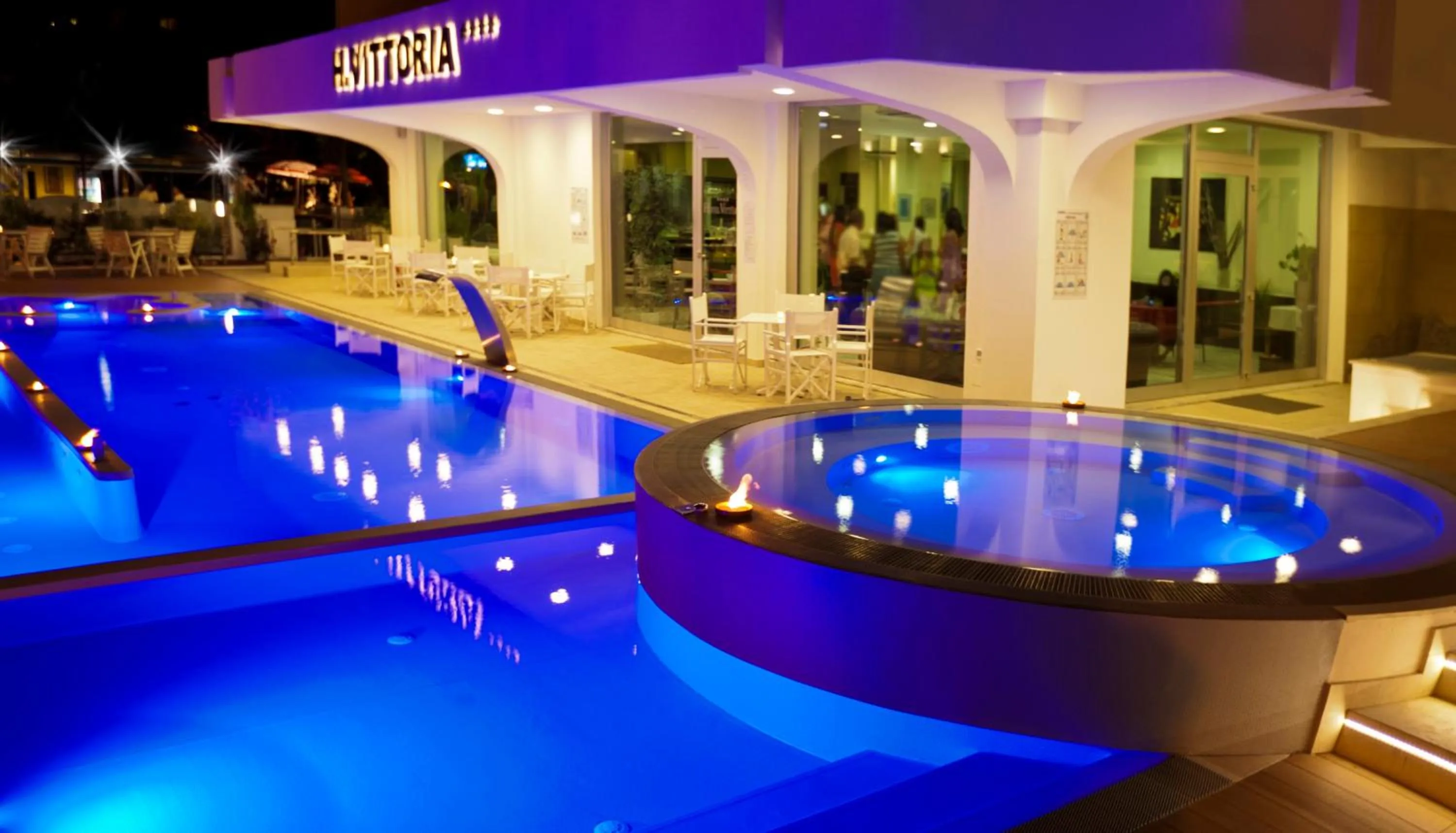 Swimming pool in Hotel Vittoria