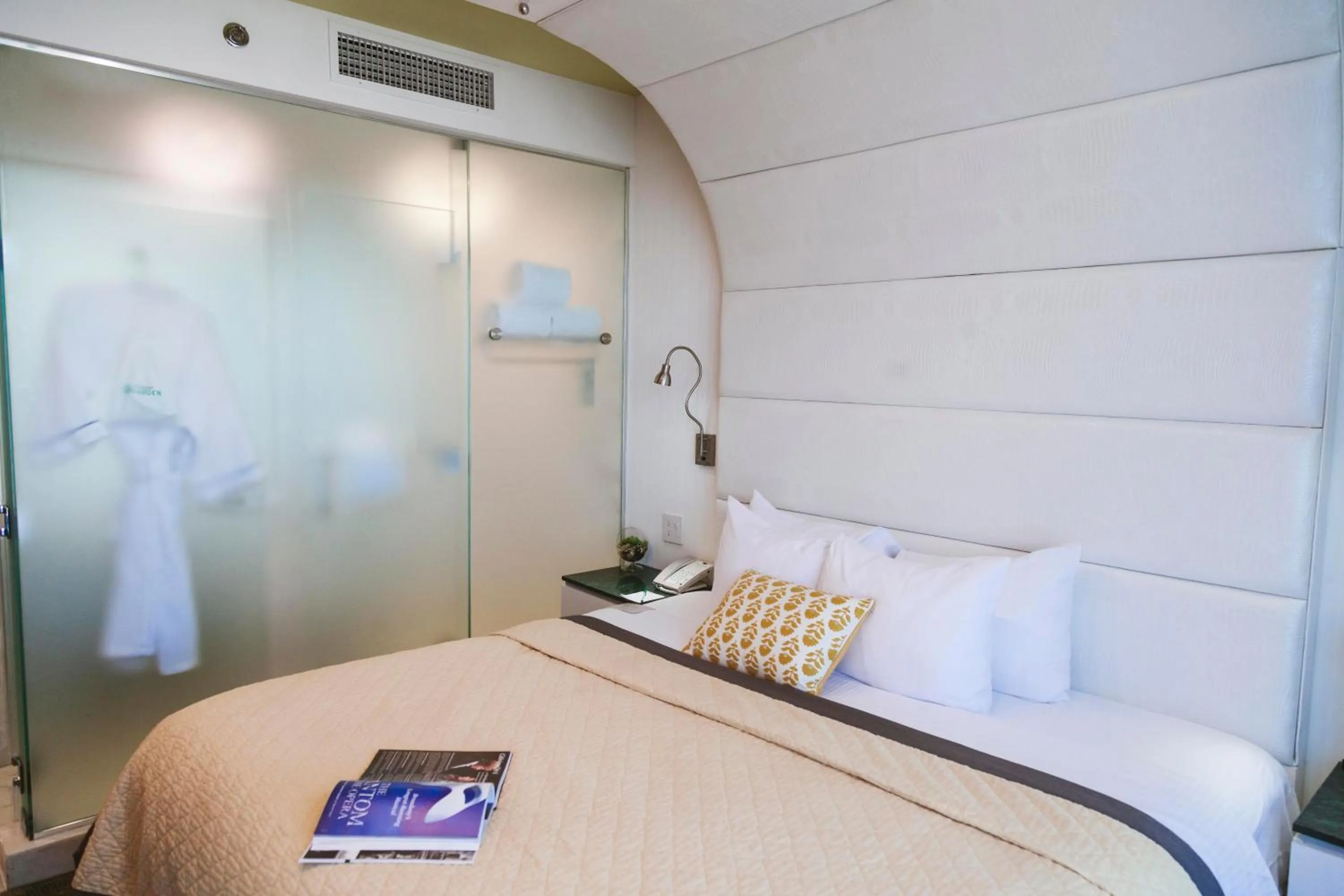 Photo of the whole room, Bed in Wyndham Garden Brooklyn Sunset Park