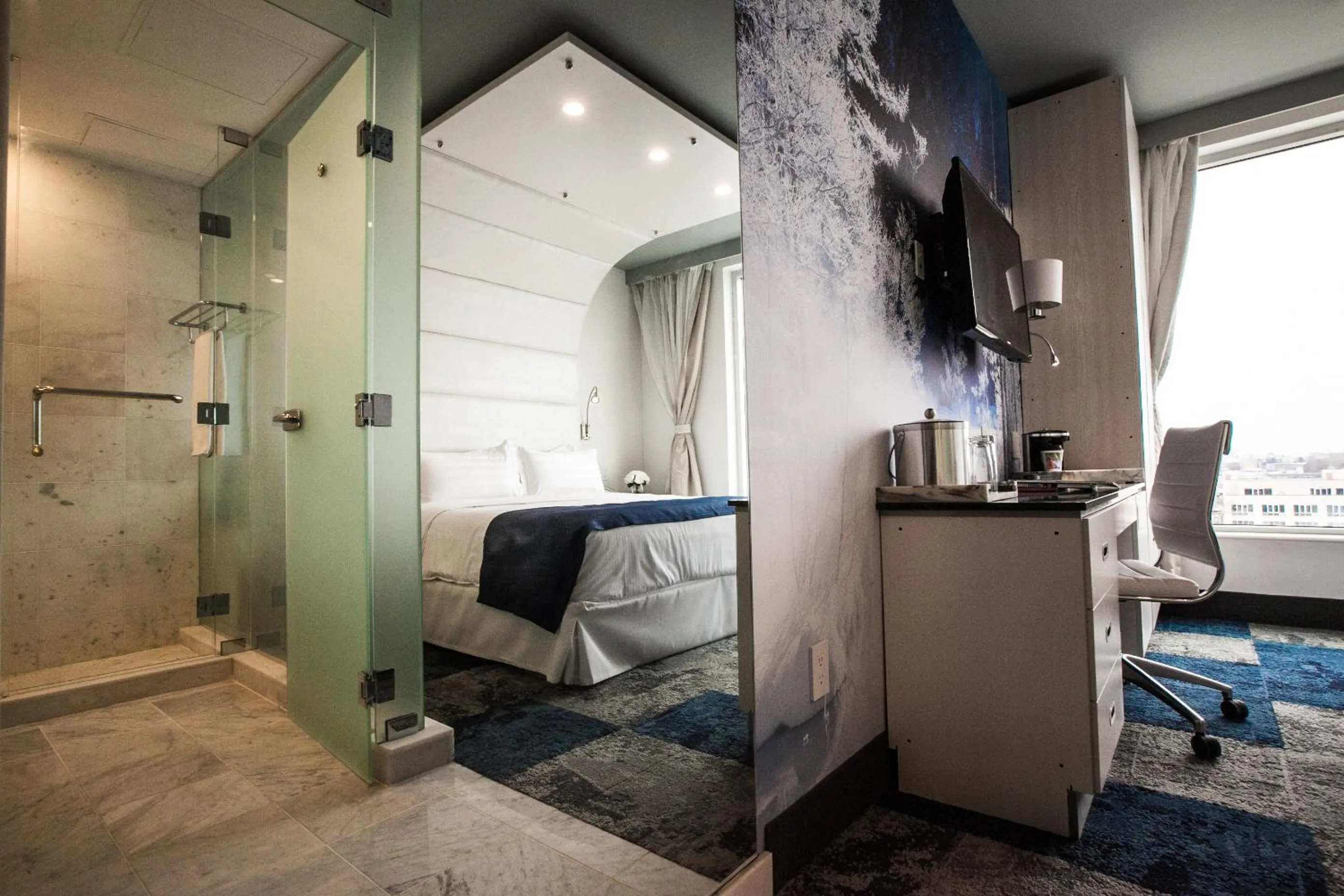 Bedroom, Bed in Wyndham Garden Brooklyn Sunset Park