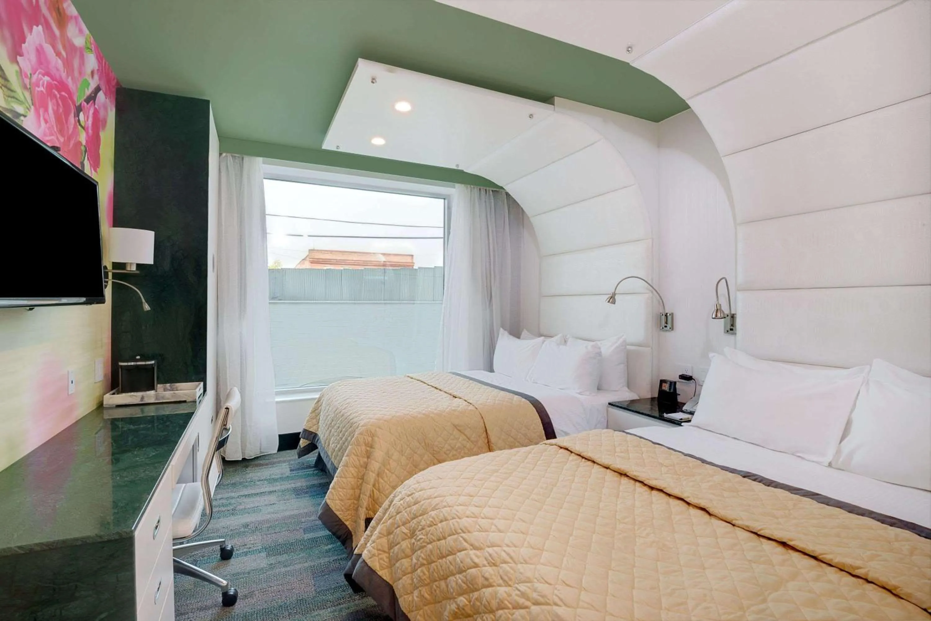 Photo of the whole room, Bed in Wyndham Garden Brooklyn Sunset Park