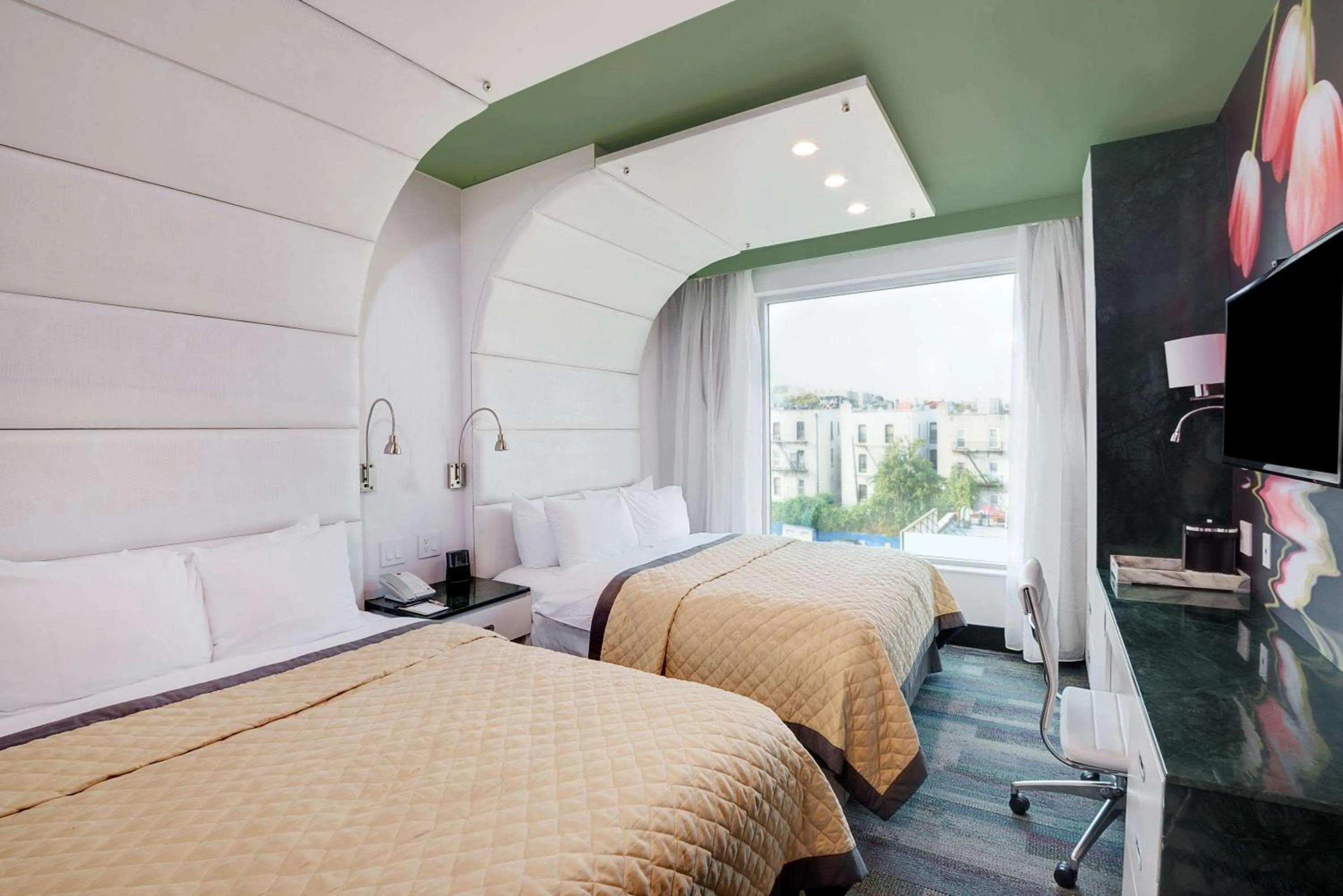 Photo of the whole room, Bed in Wyndham Garden Brooklyn Sunset Park