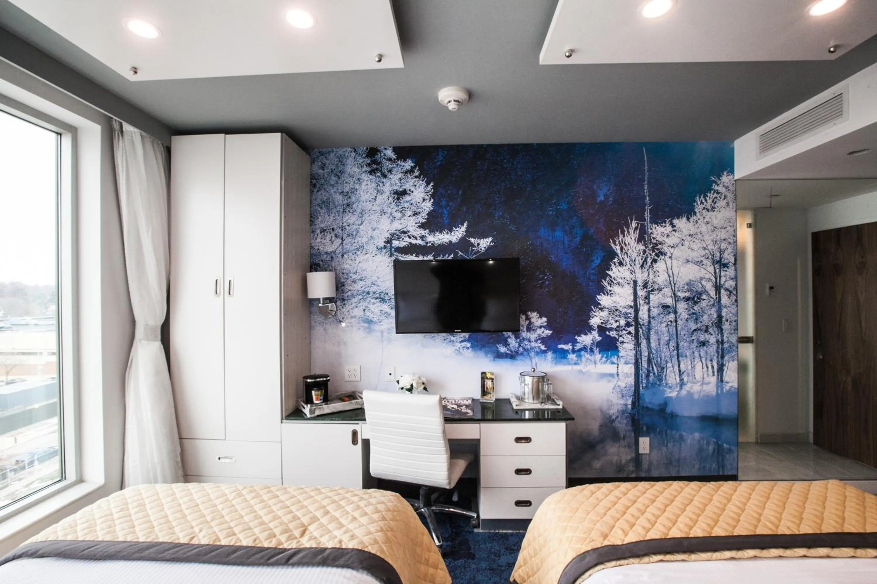 Bedroom, Bed in Wyndham Garden Brooklyn Sunset Park