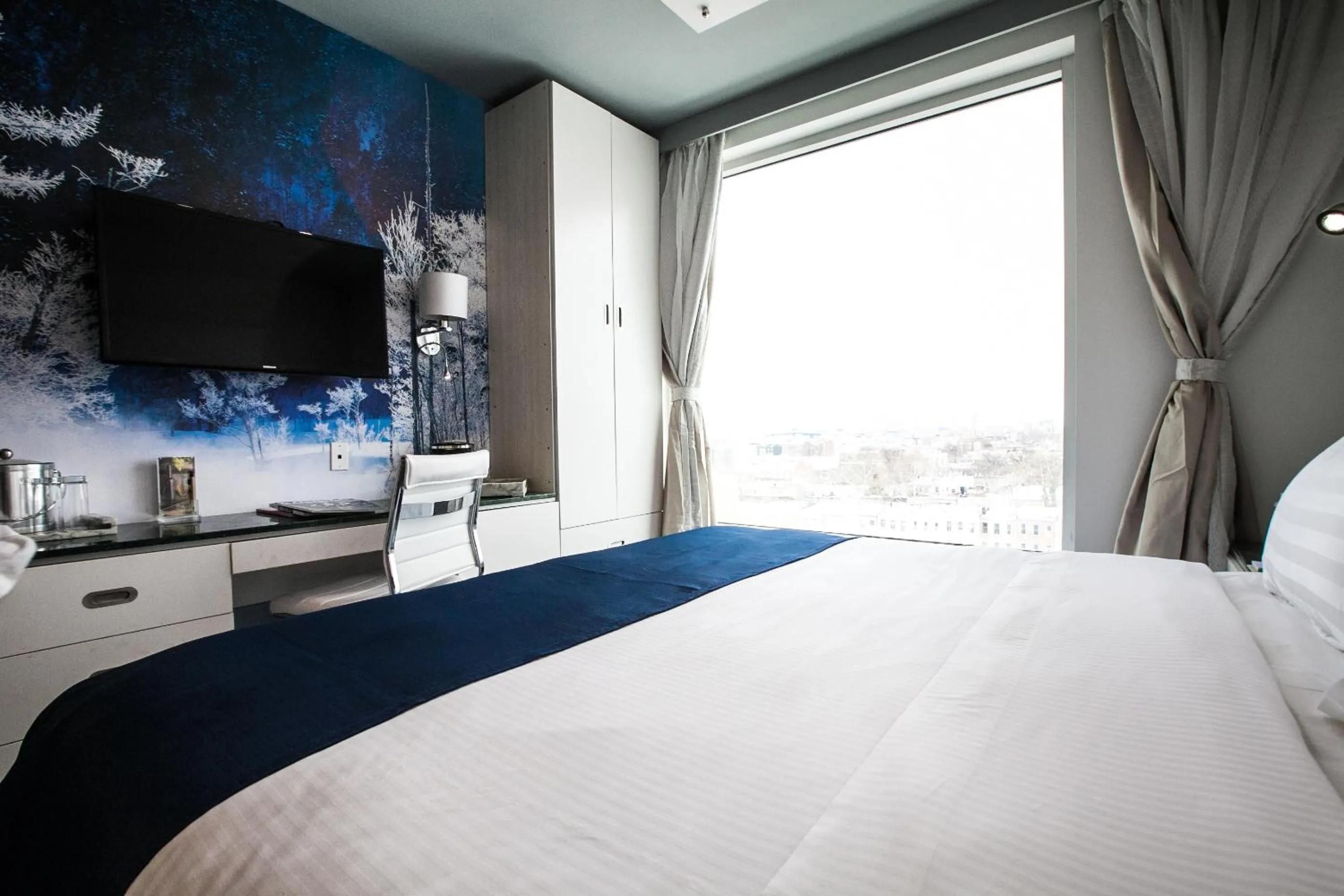 Bedroom, Bed in Wyndham Garden Brooklyn Sunset Park