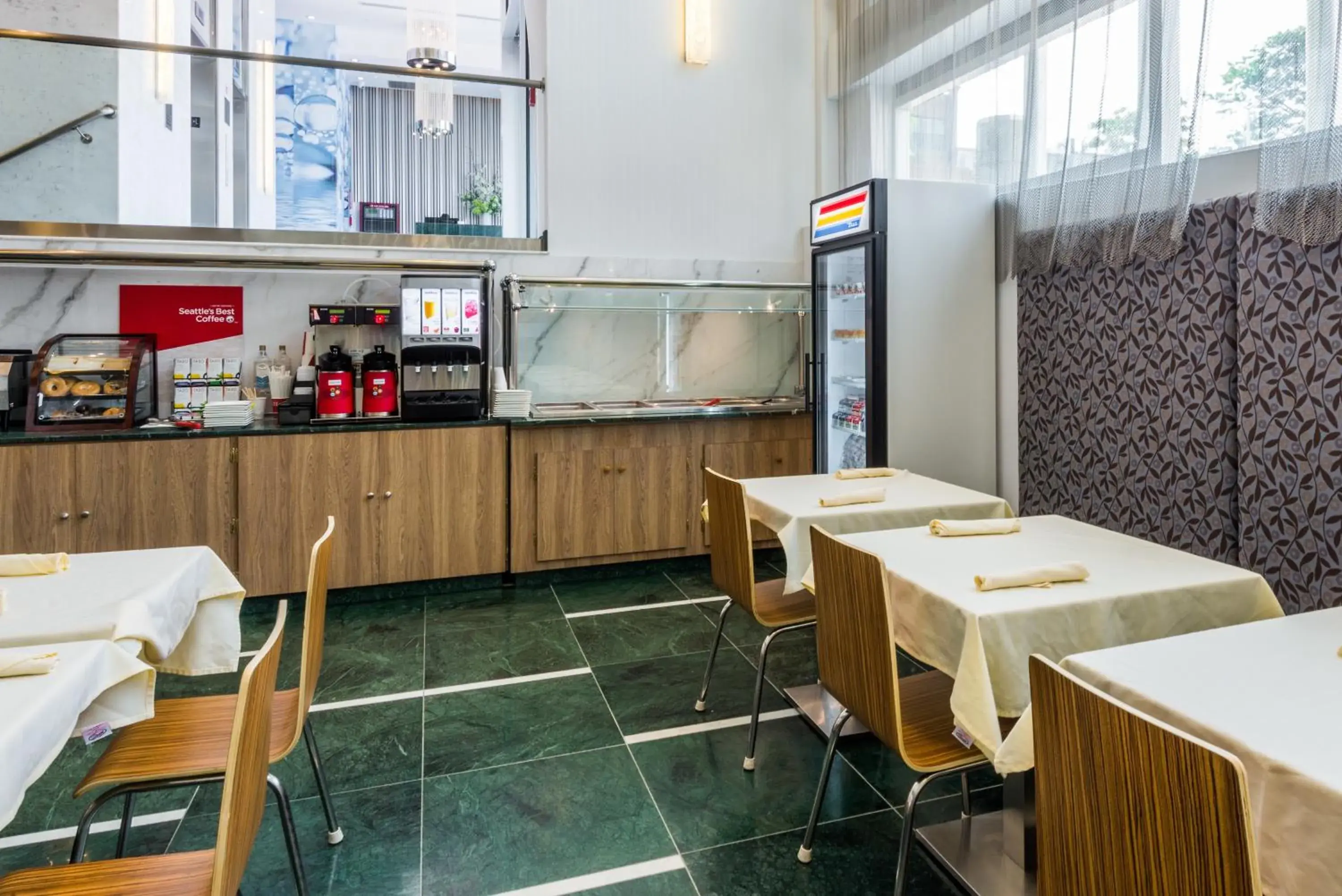 Restaurant/places to eat in Wyndham Garden Brooklyn Sunset Park Restaurant/places to eat in Wyndham Garden Brooklyn Sunset Park