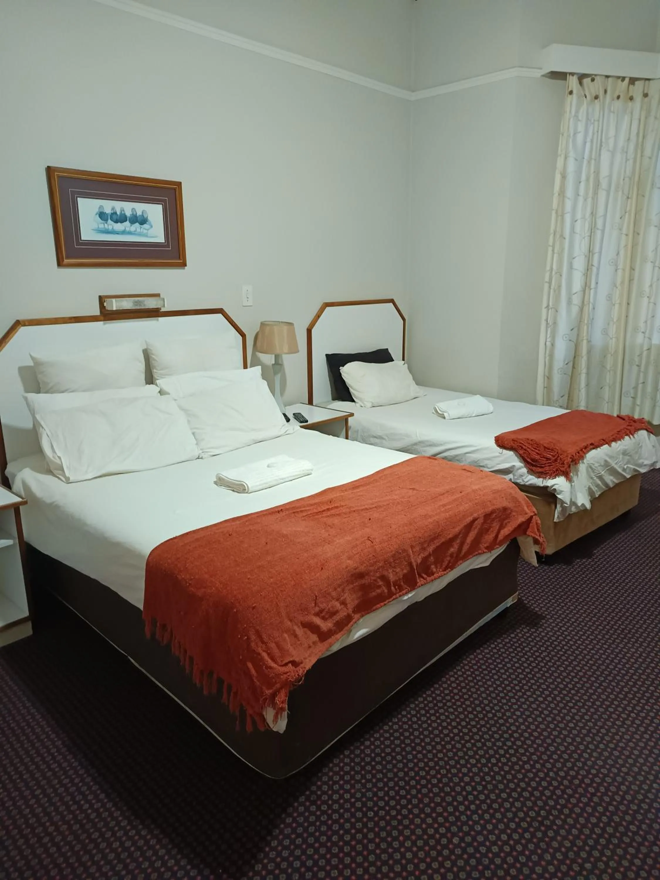 2 Oaks Guest House