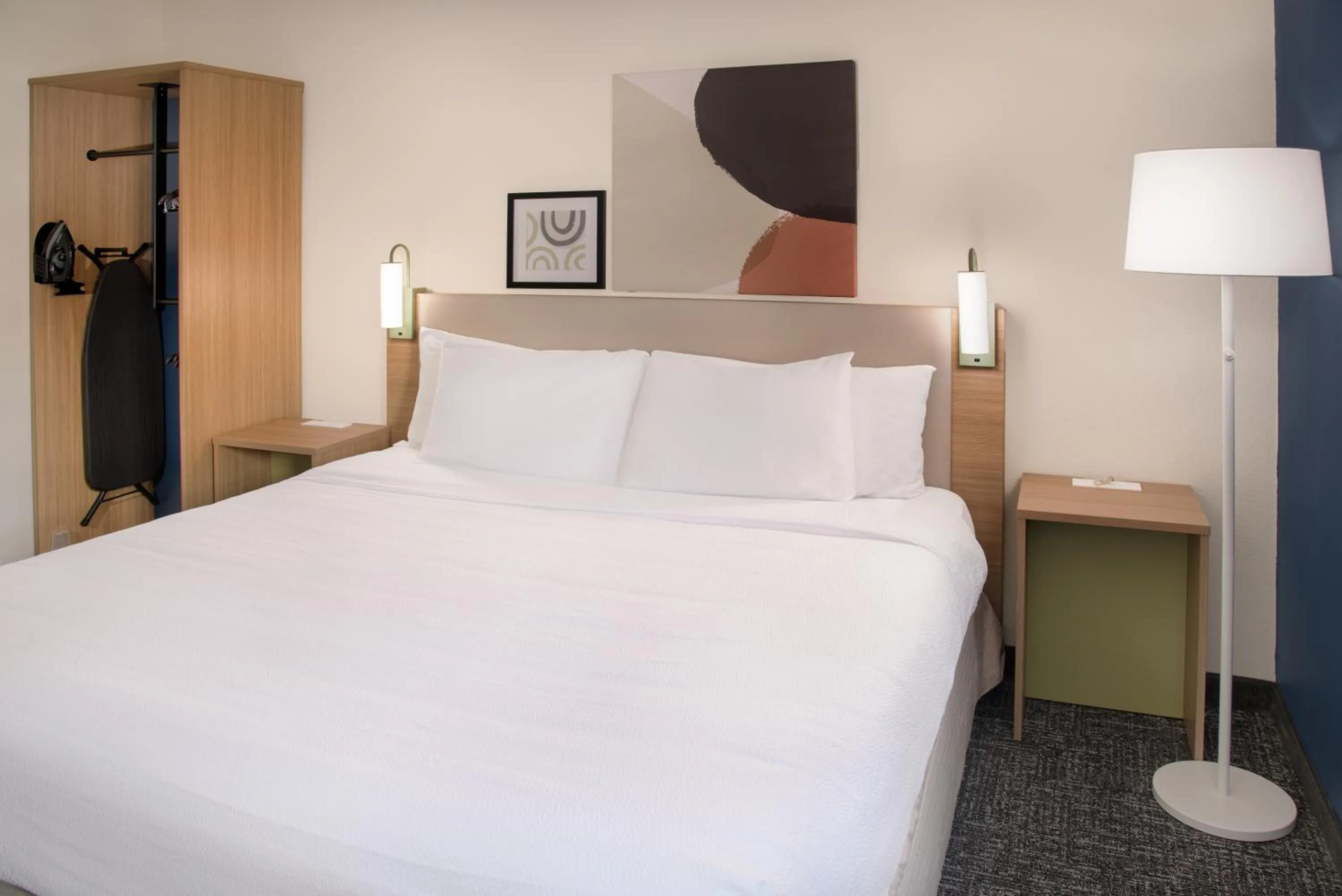 Bedroom, Bed in Spark by Hilton St Robert Fort Leonard Wood