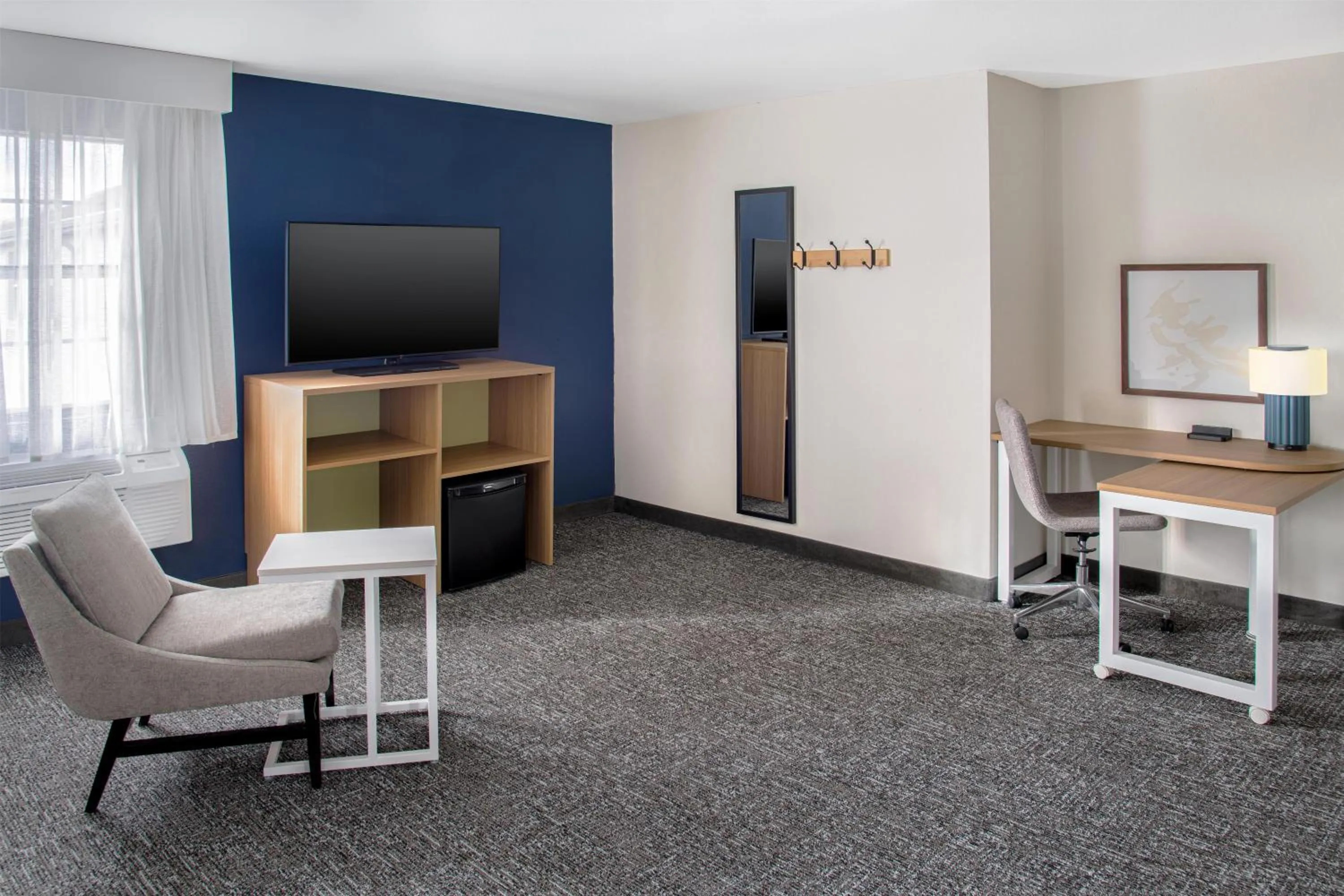 Bedroom in Spark by Hilton St Robert Fort Leonard Wood