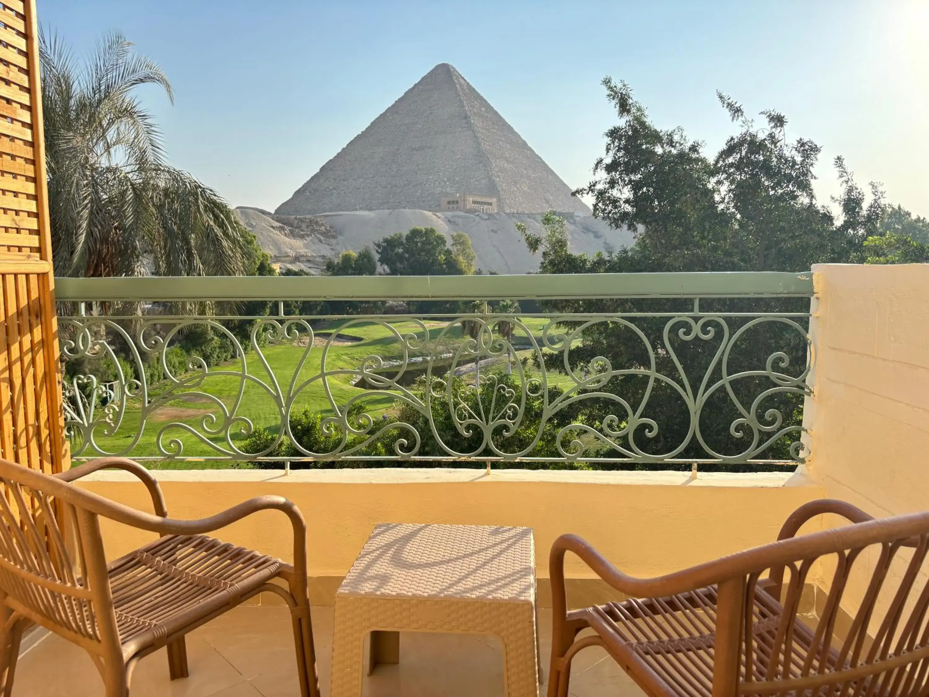 Deluxe Double or Twin Room with Mountain View in Beit Khufu Pyramid Hotel Deluxe Double or Twin Room with Mountain View in Beit Khufu Pyramid Hotel