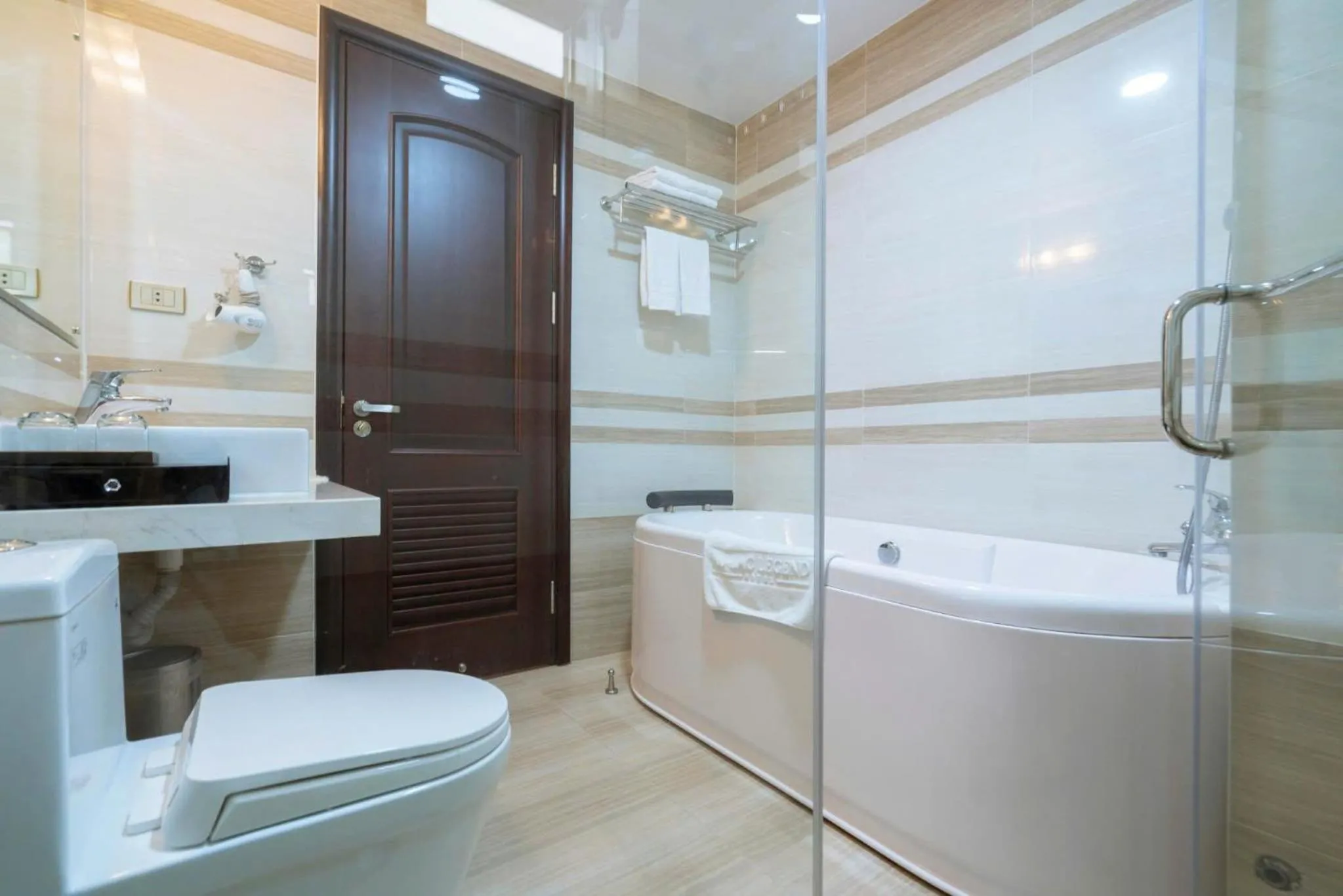 Au Lac Ha Long Hotel
