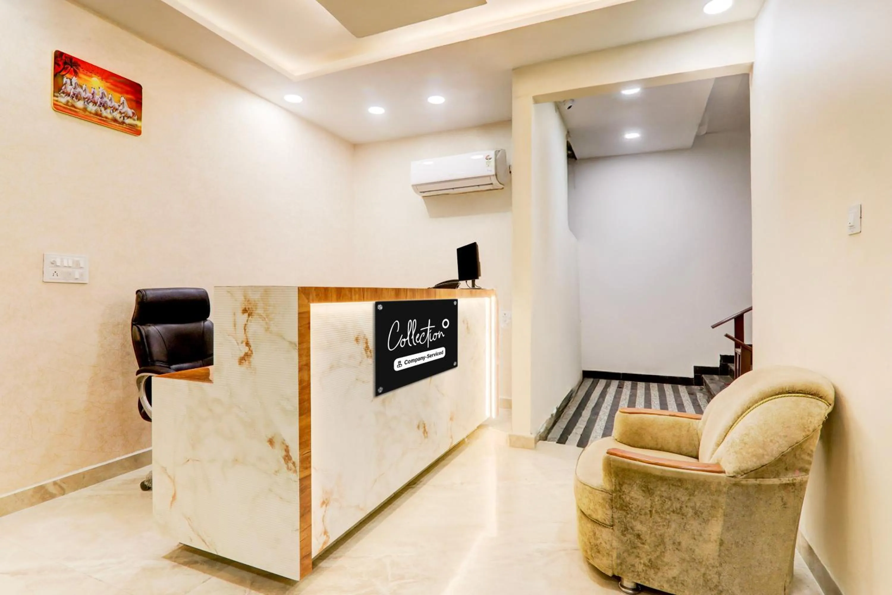 Lobby or reception in Super Collection O Kakadeo Kanpur Formerly Hotel Avon
