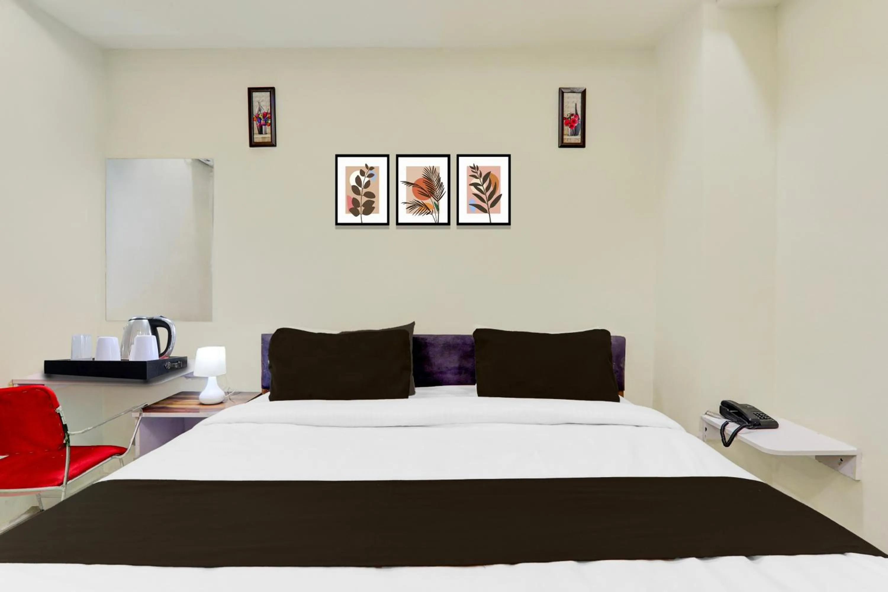 Bedroom, Bed in Super Collection O Kakadeo Kanpur Formerly Hotel Avon