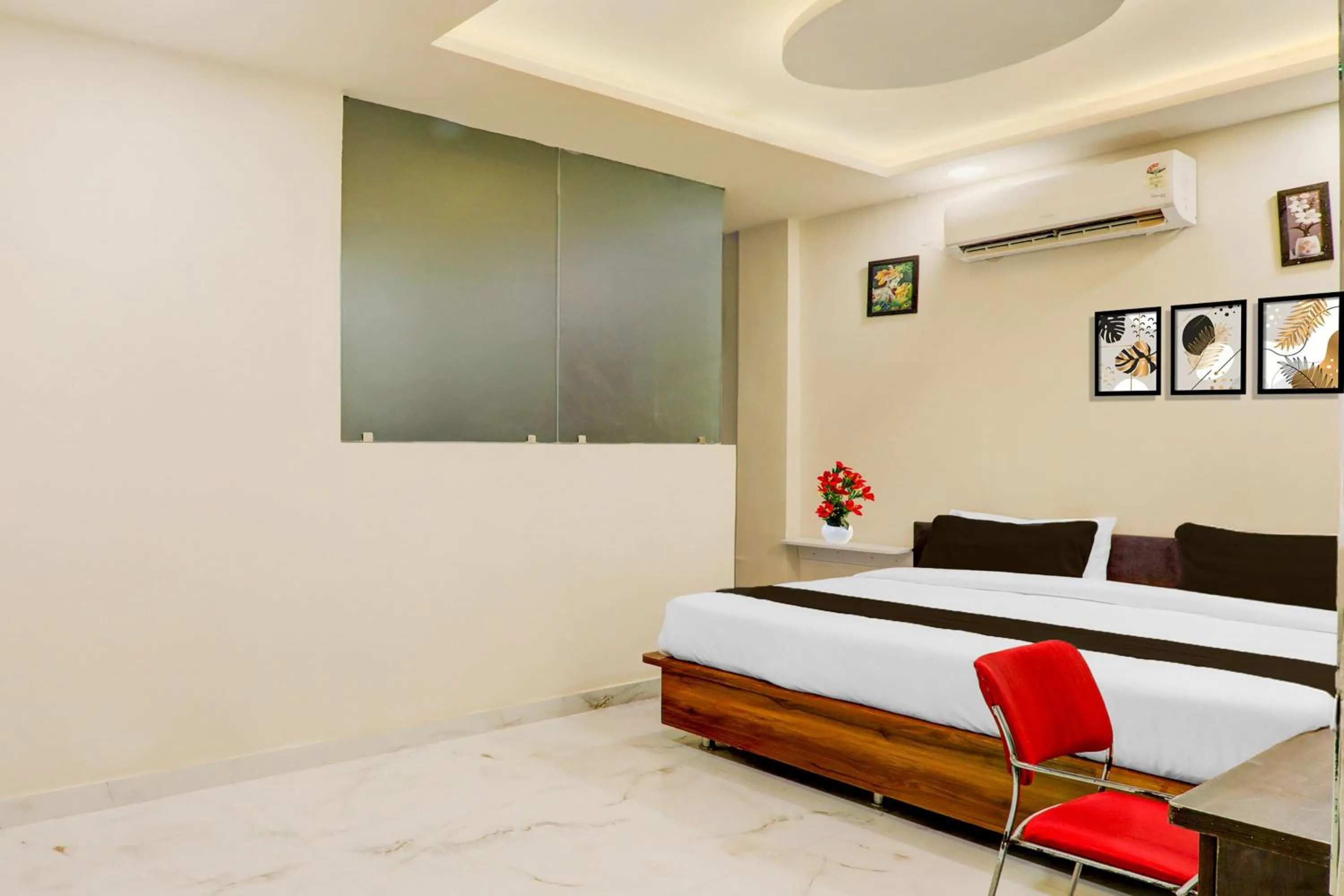 Bedroom, Bed in Super Collection O Kakadeo Kanpur Formerly Hotel Avon