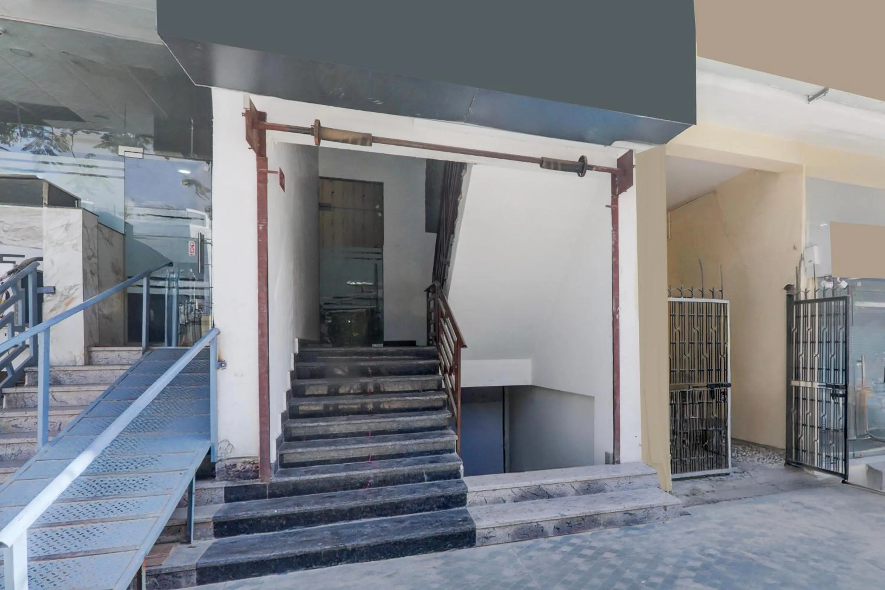 Facade/entrance in Super Collection O Kakadeo Kanpur Formerly Hotel Avon