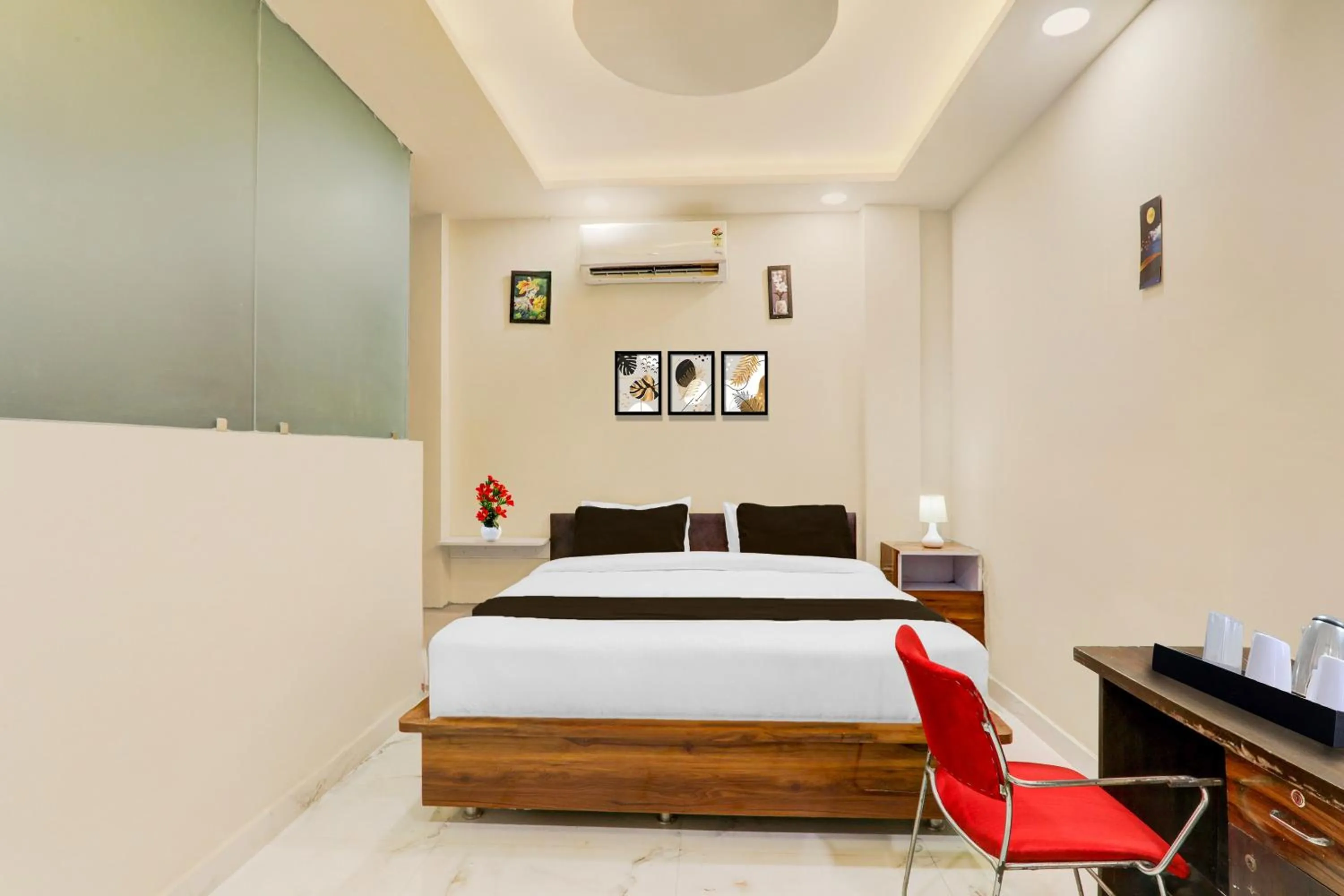 Bedroom, Bed in Super Collection O Kakadeo Kanpur Formerly Hotel Avon