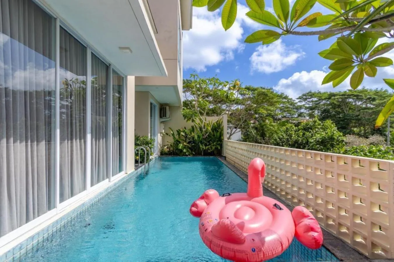 Swimming pool in D'Kamboja Villa Nusa Dua