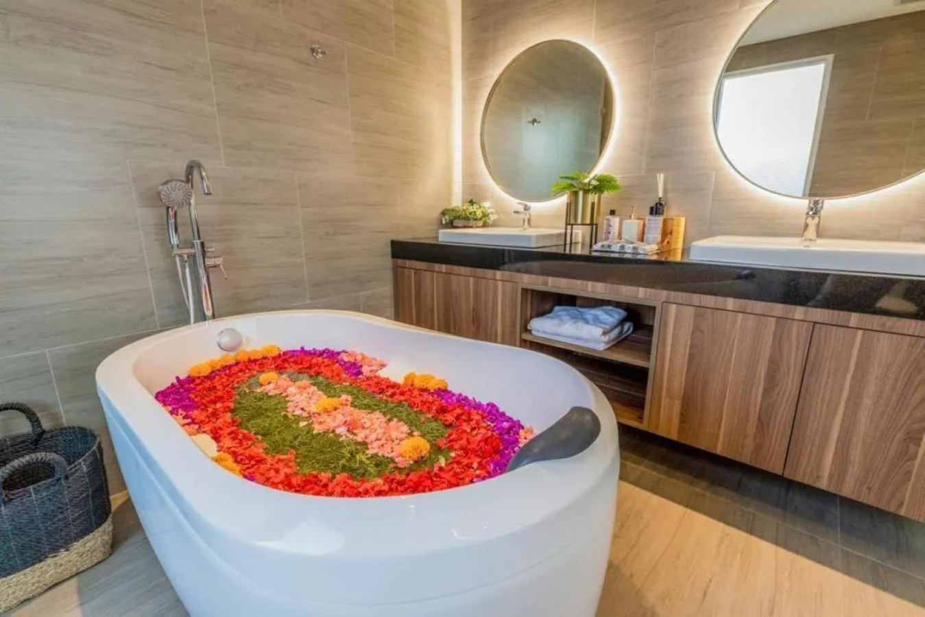 Bath in D'Kamboja Villa Nusa Dua